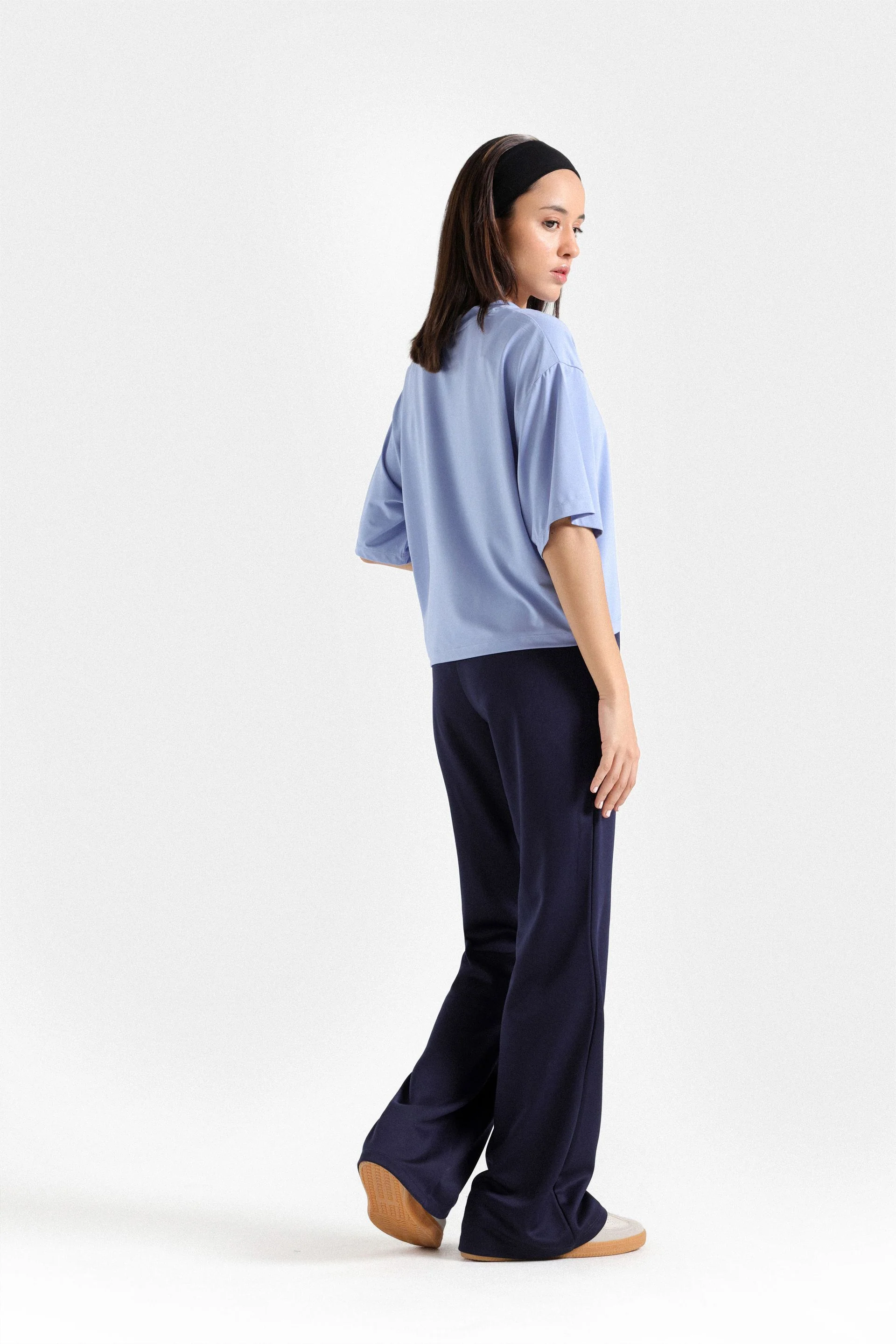 Cropped Activewear T-shirt - Image 10