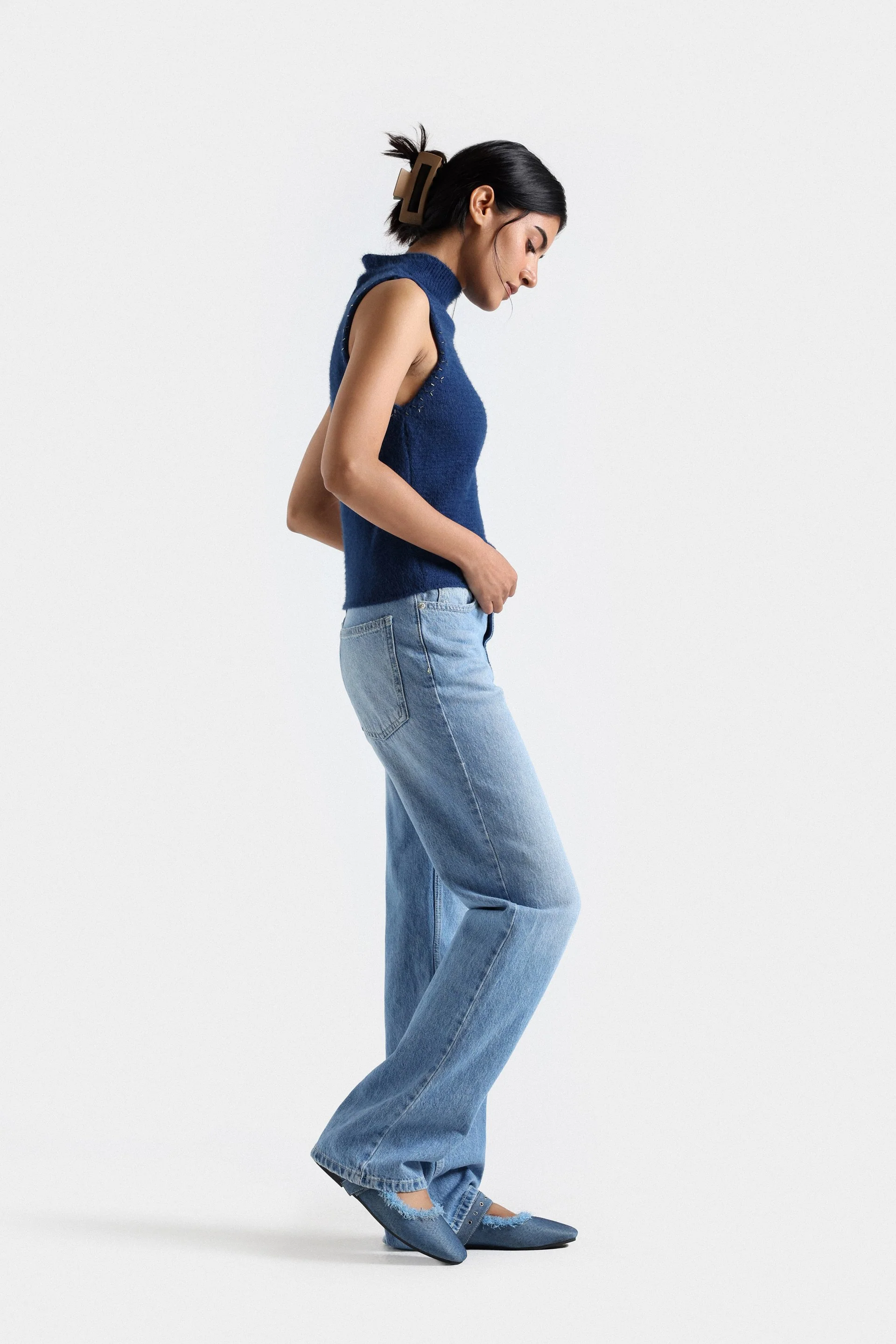Cropped Halter Neck Sweater - Image 3