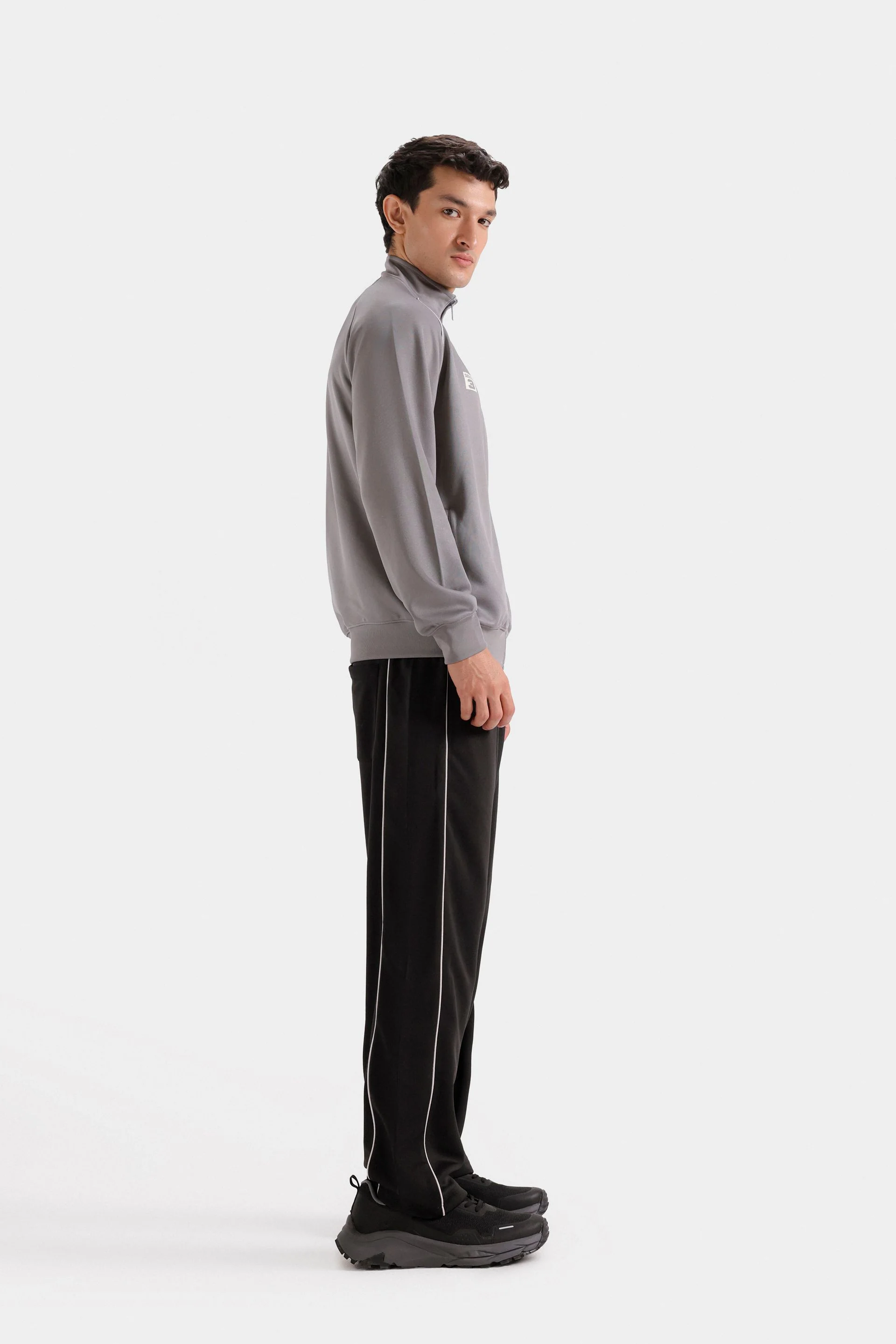 Activewear Raglan Sleeves Zipper - Image 3