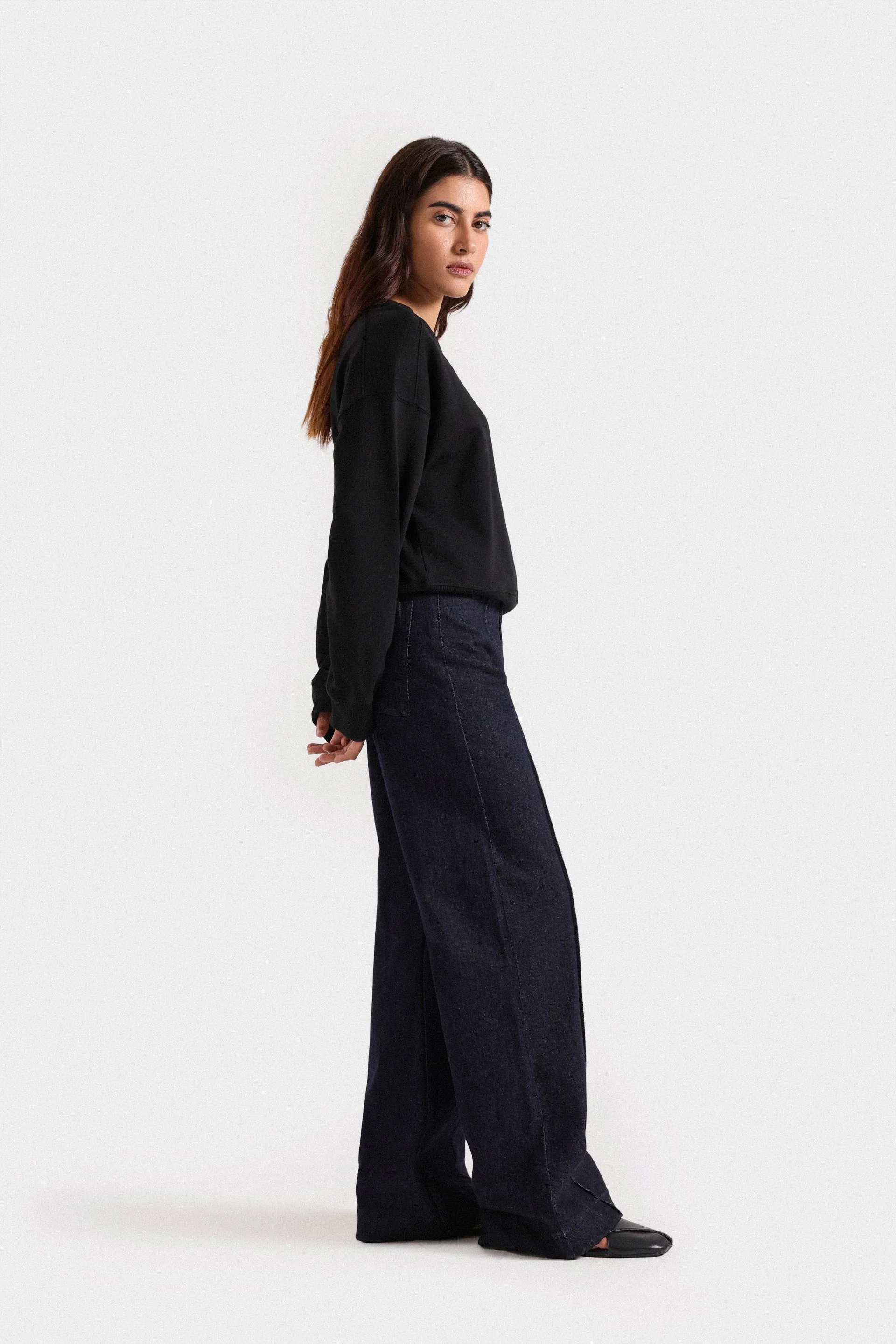 Basic Sweatshirt - Image 10