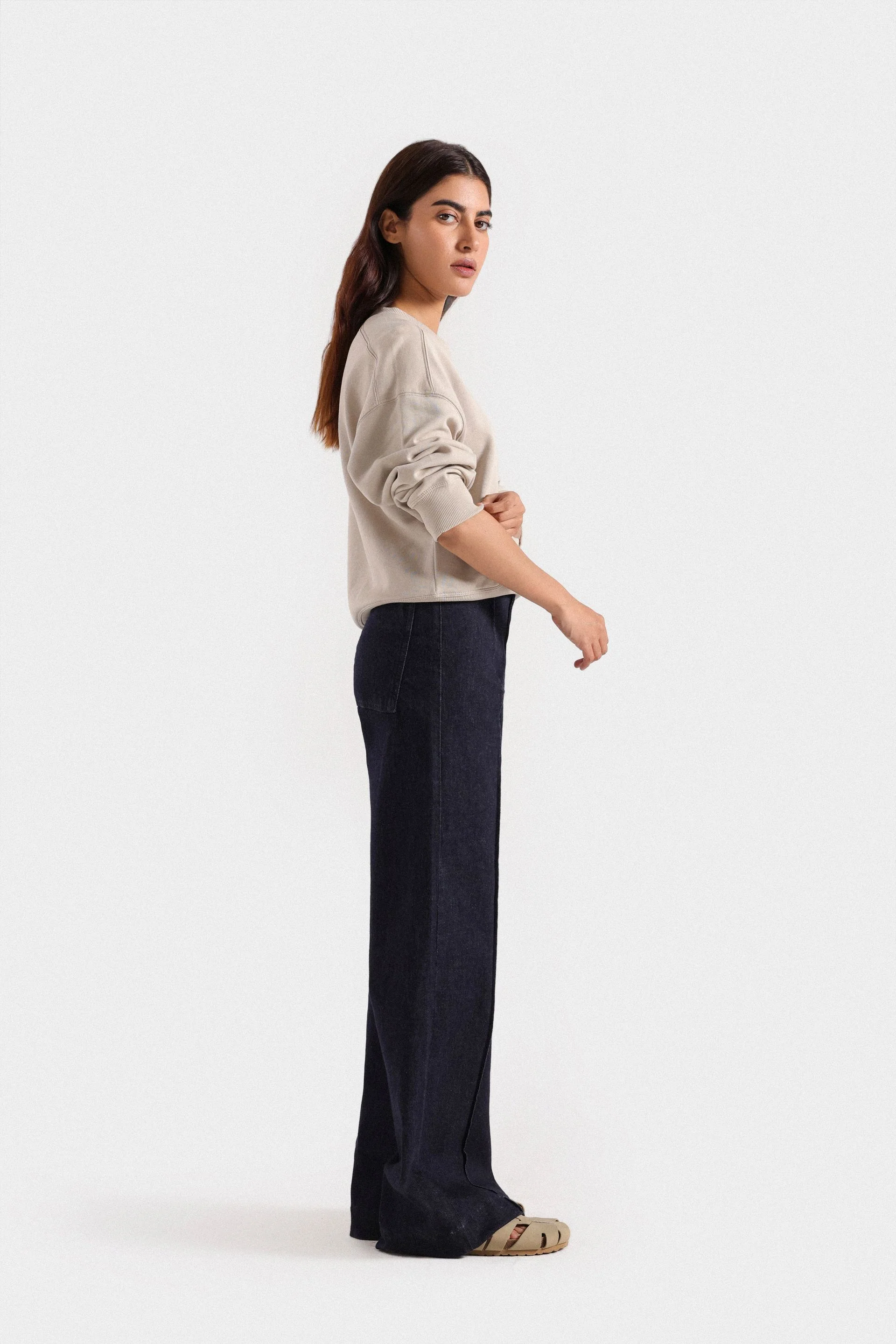 Basic Sweatshirt - Image 3