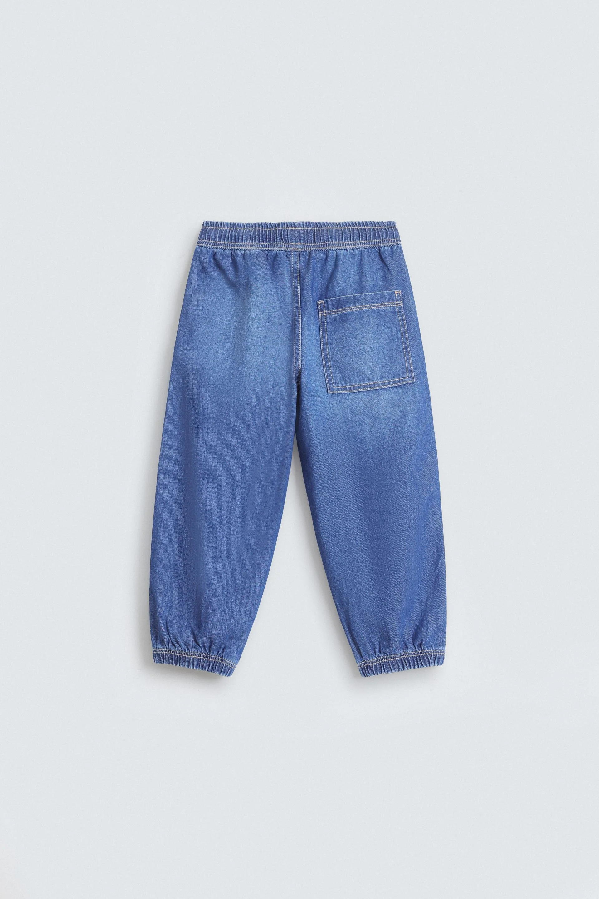Relaxed Fit Jogger Jeans - Image 3