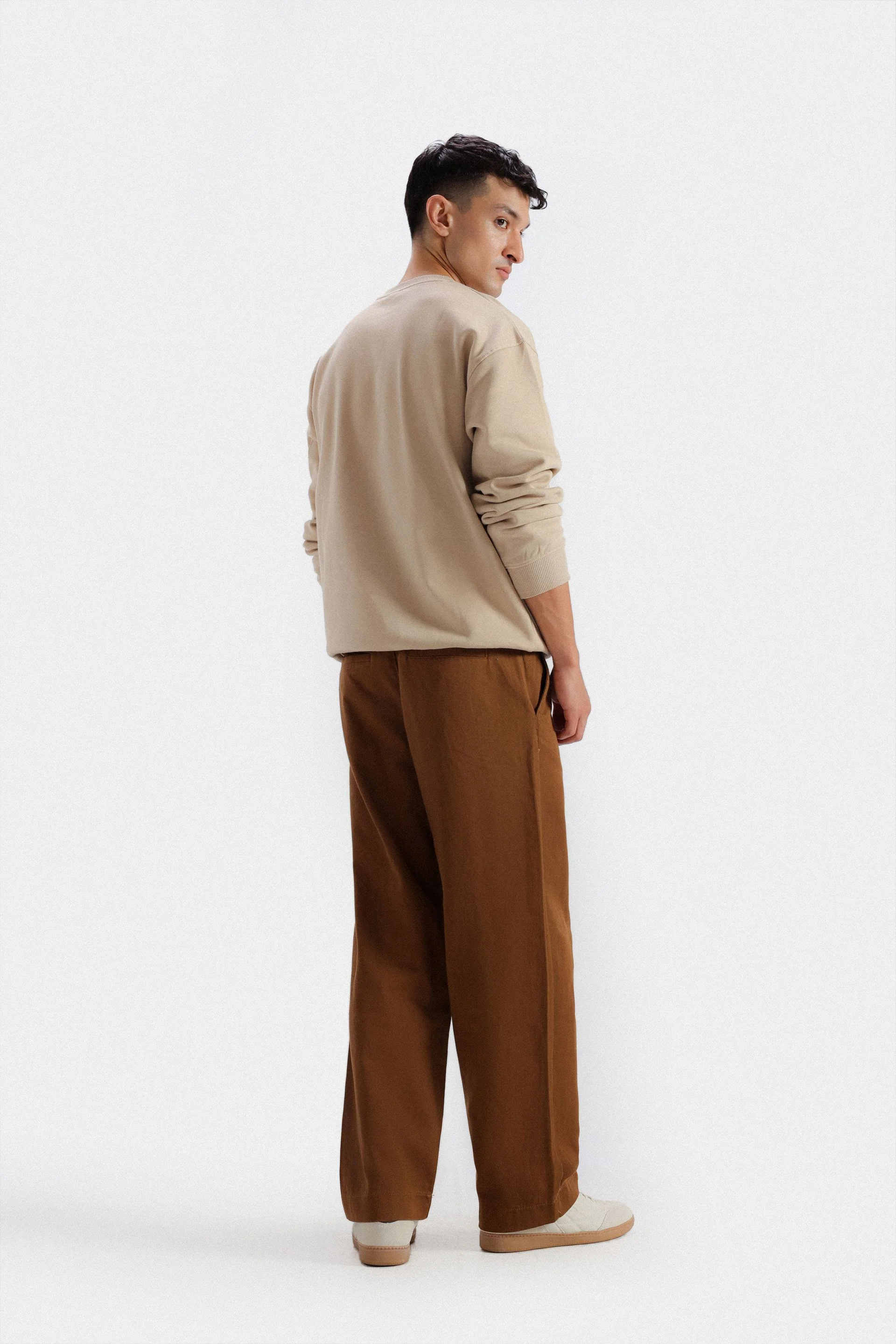 Basic Crew Neck Sweatshirt - Image 4