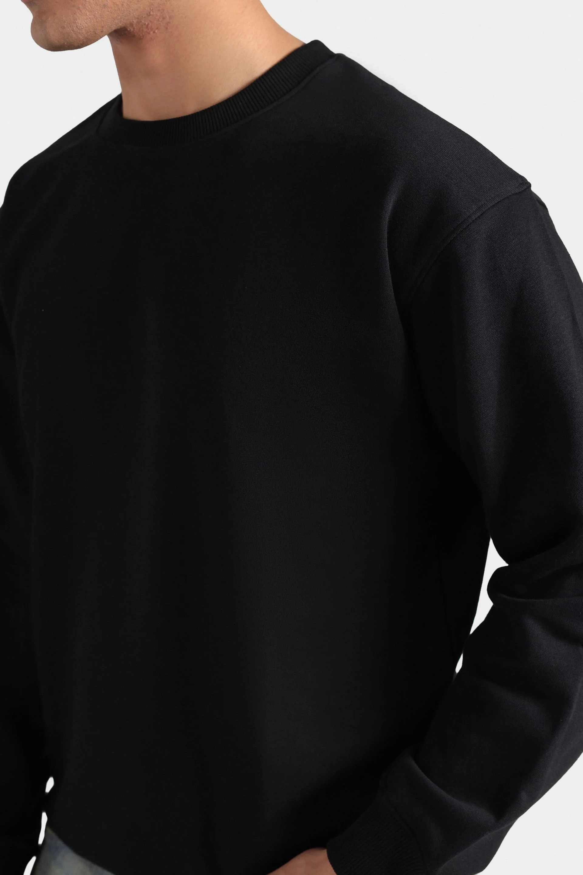 Basic Crew Neck Sweatshirt - Image 9