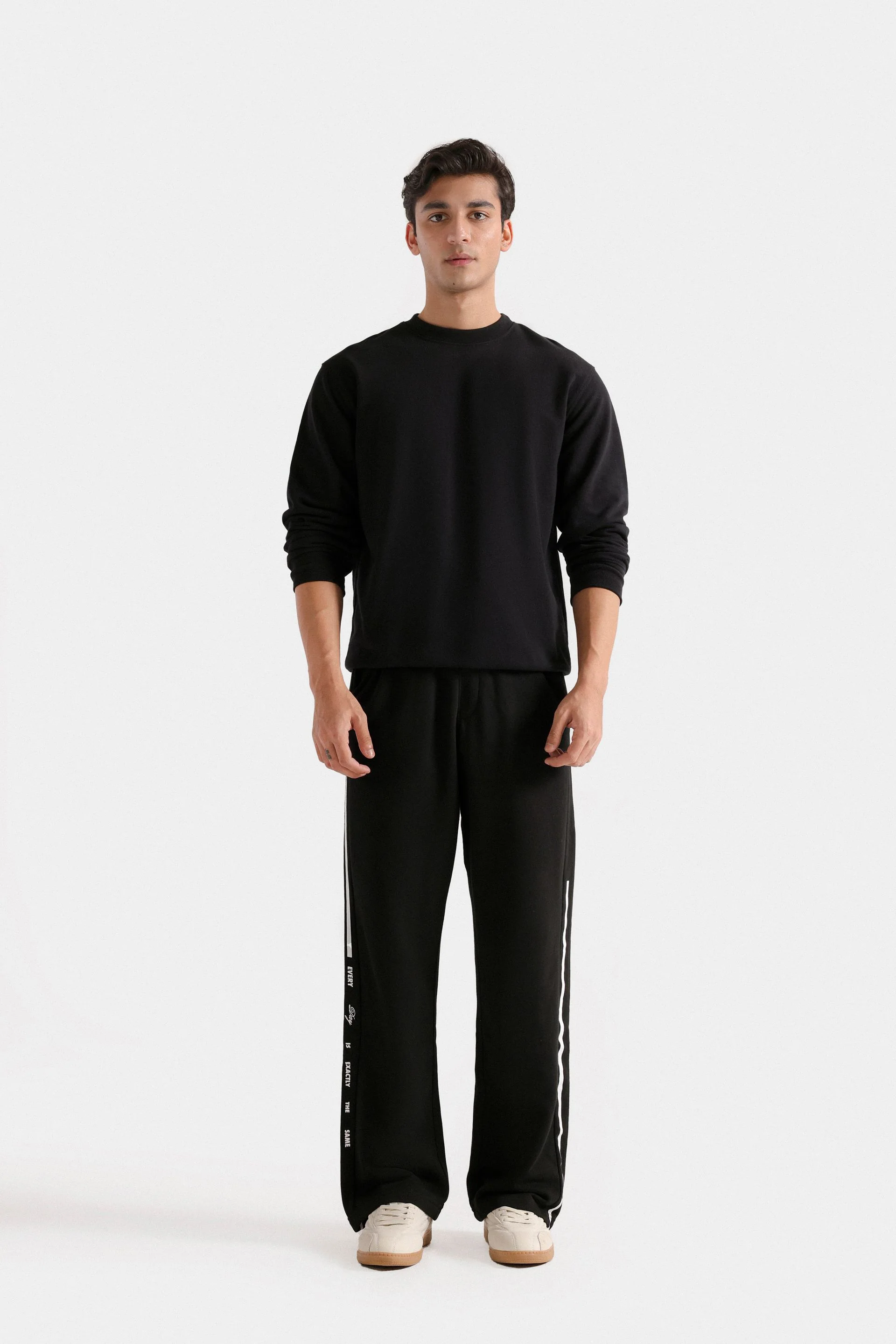 Basic Crew Neck Sweatshirt - Image 8