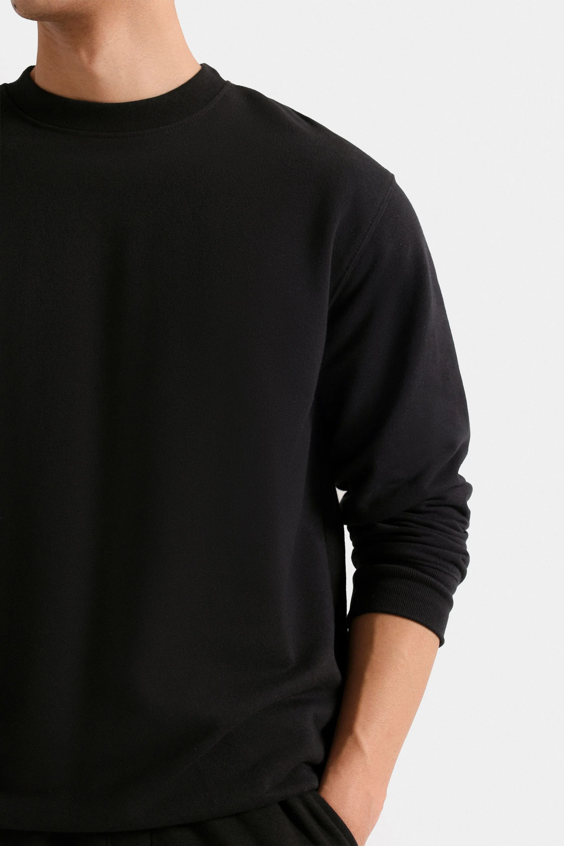 Basic Crew Neck Sweatshirt - Image 9