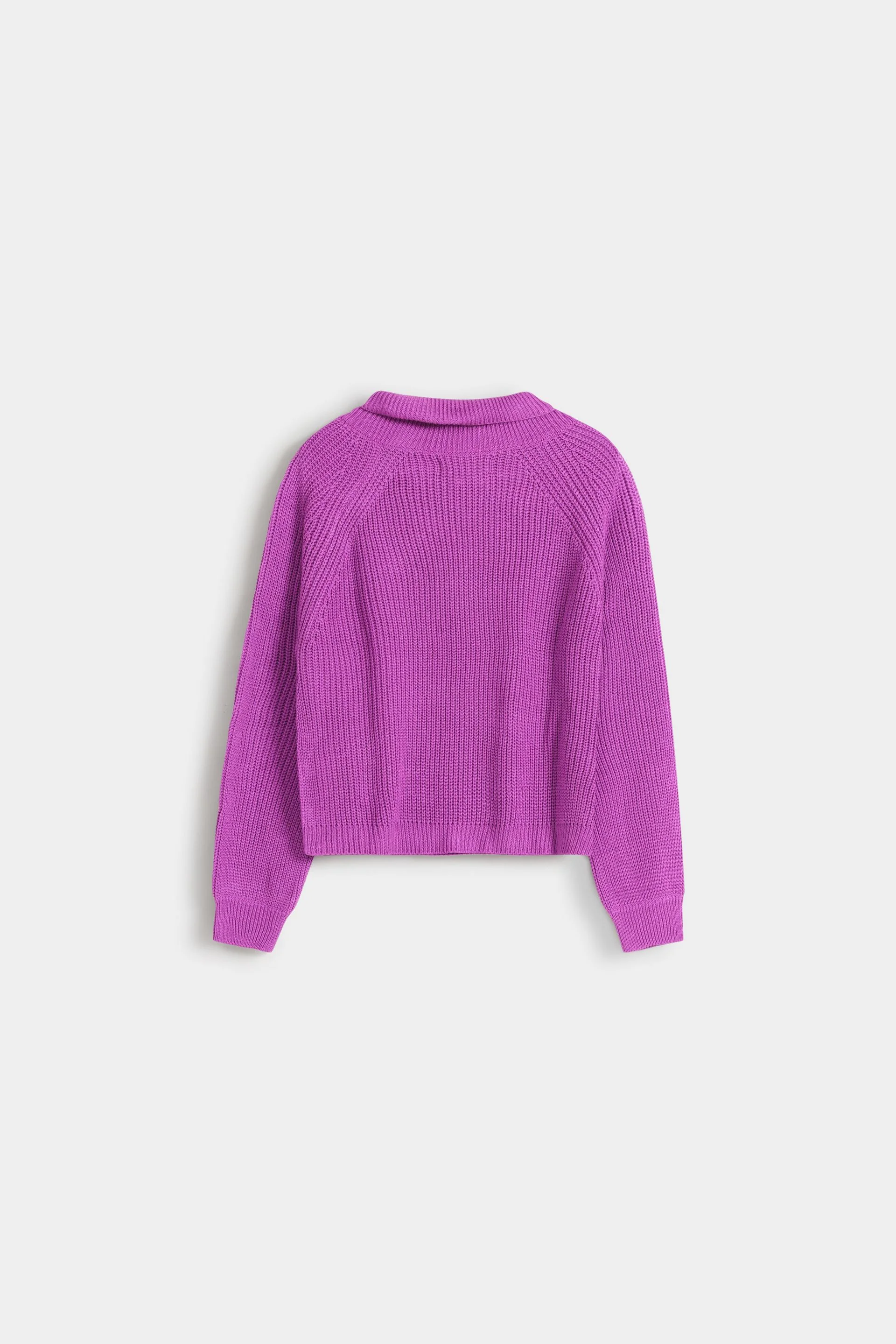 Cropped Sweater With Neck Buttons - Image 11