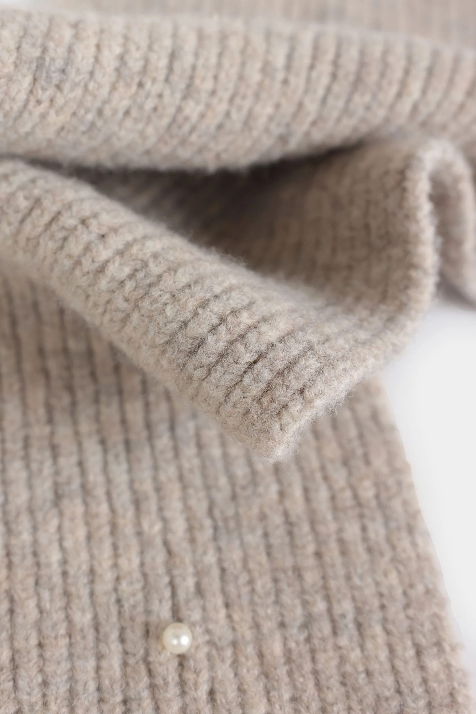 Embellished Ribbed Scarf - Image 3