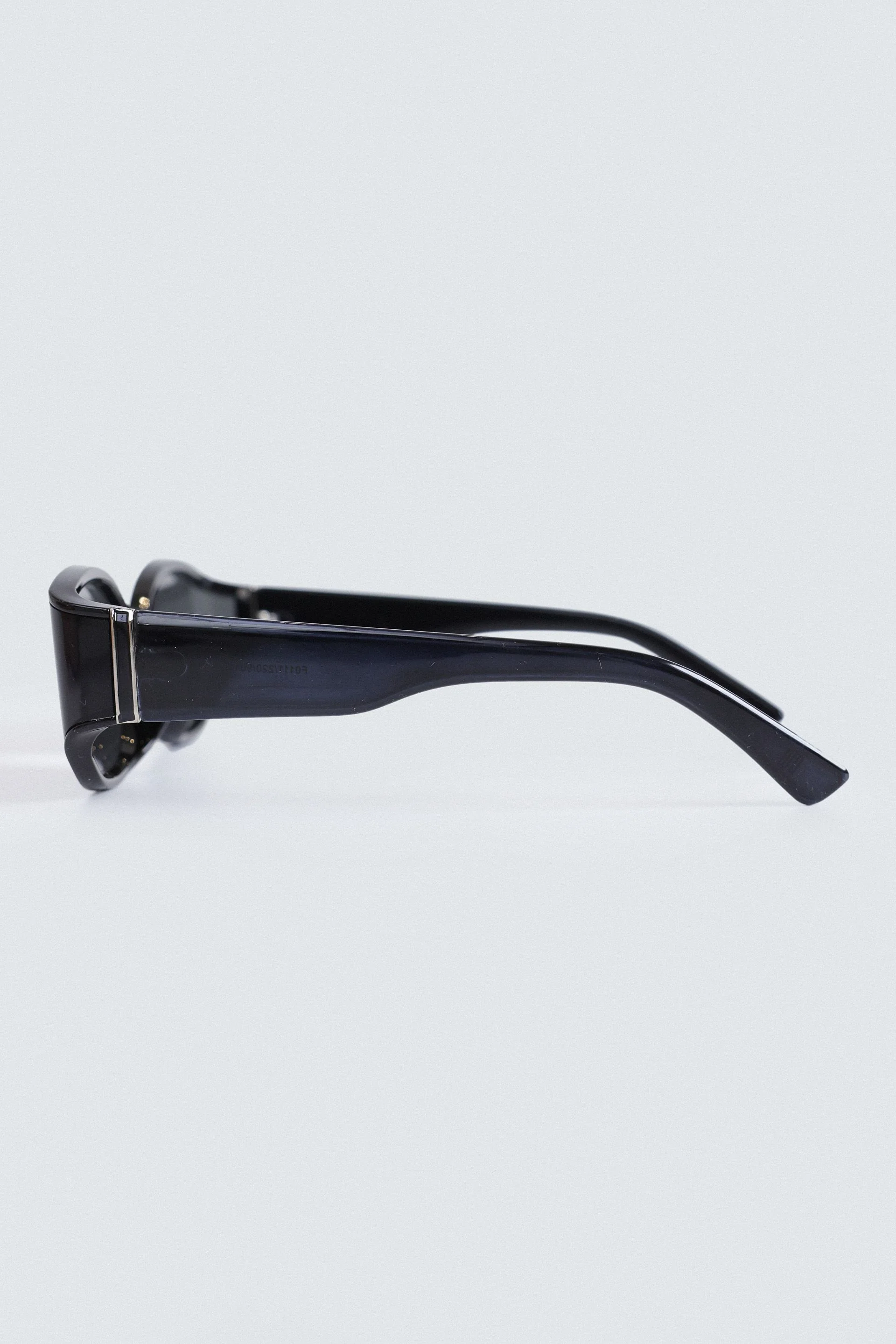 Cat Eye Sunglasses - Image 2