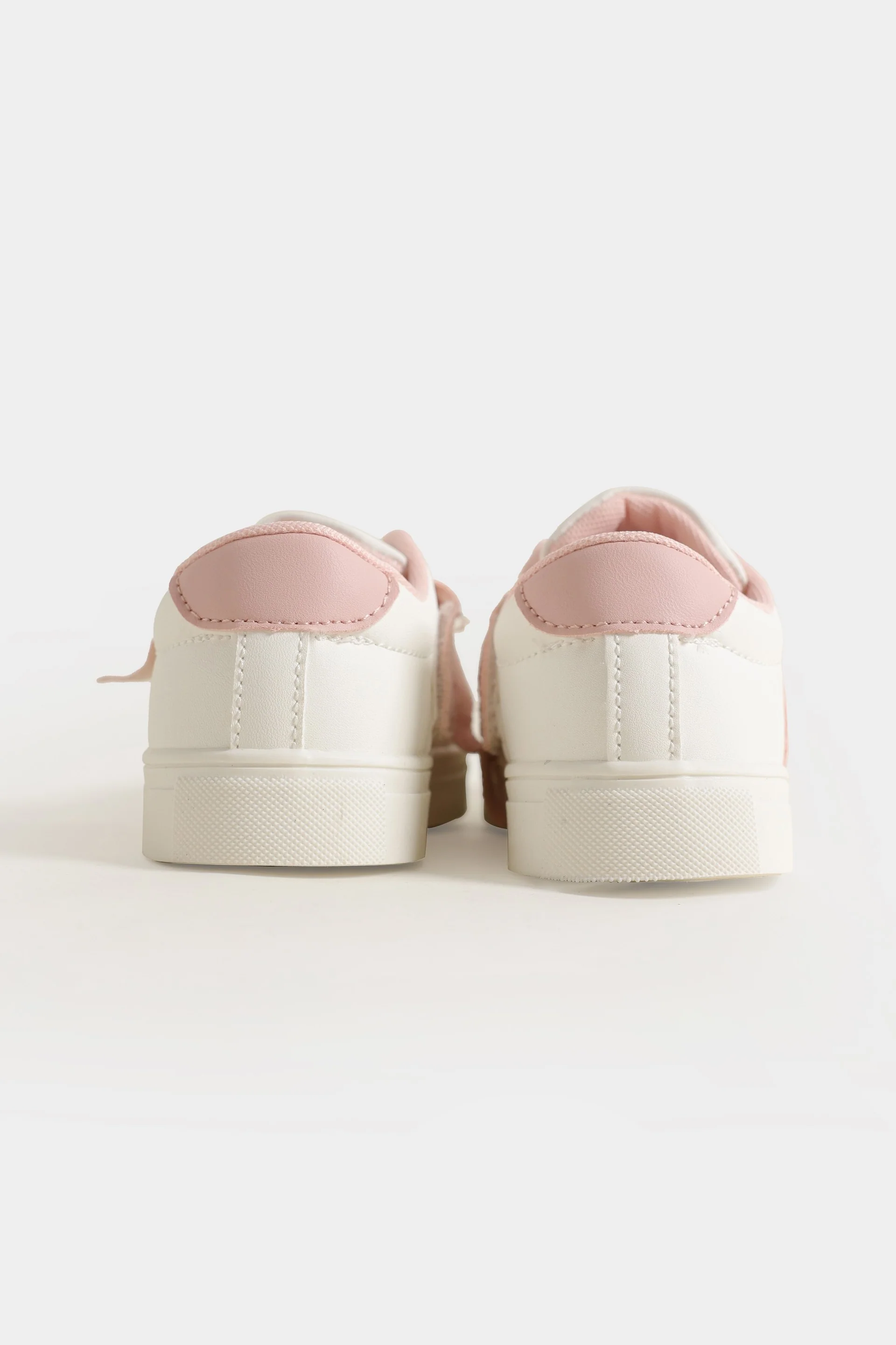 Sneakers With Ribbon Detail - Image 9