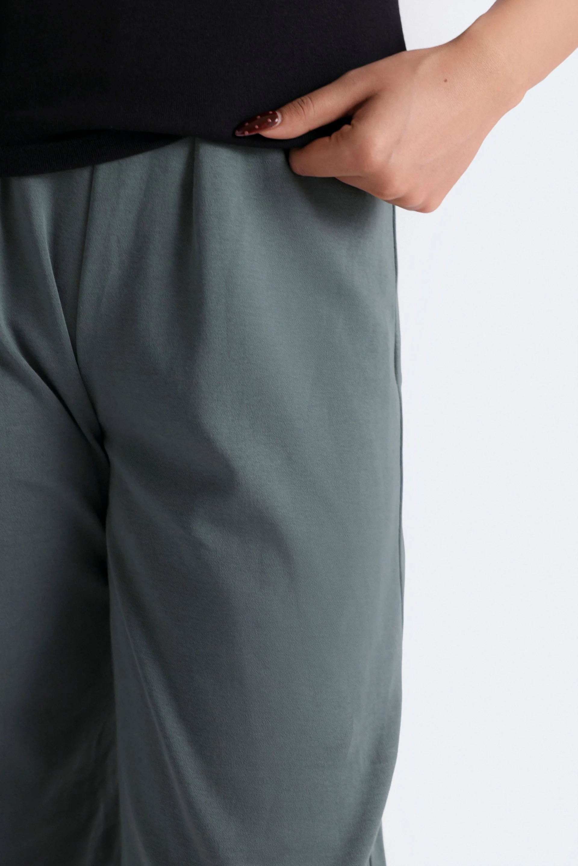 Activewear Pleated Trousers - Image 2