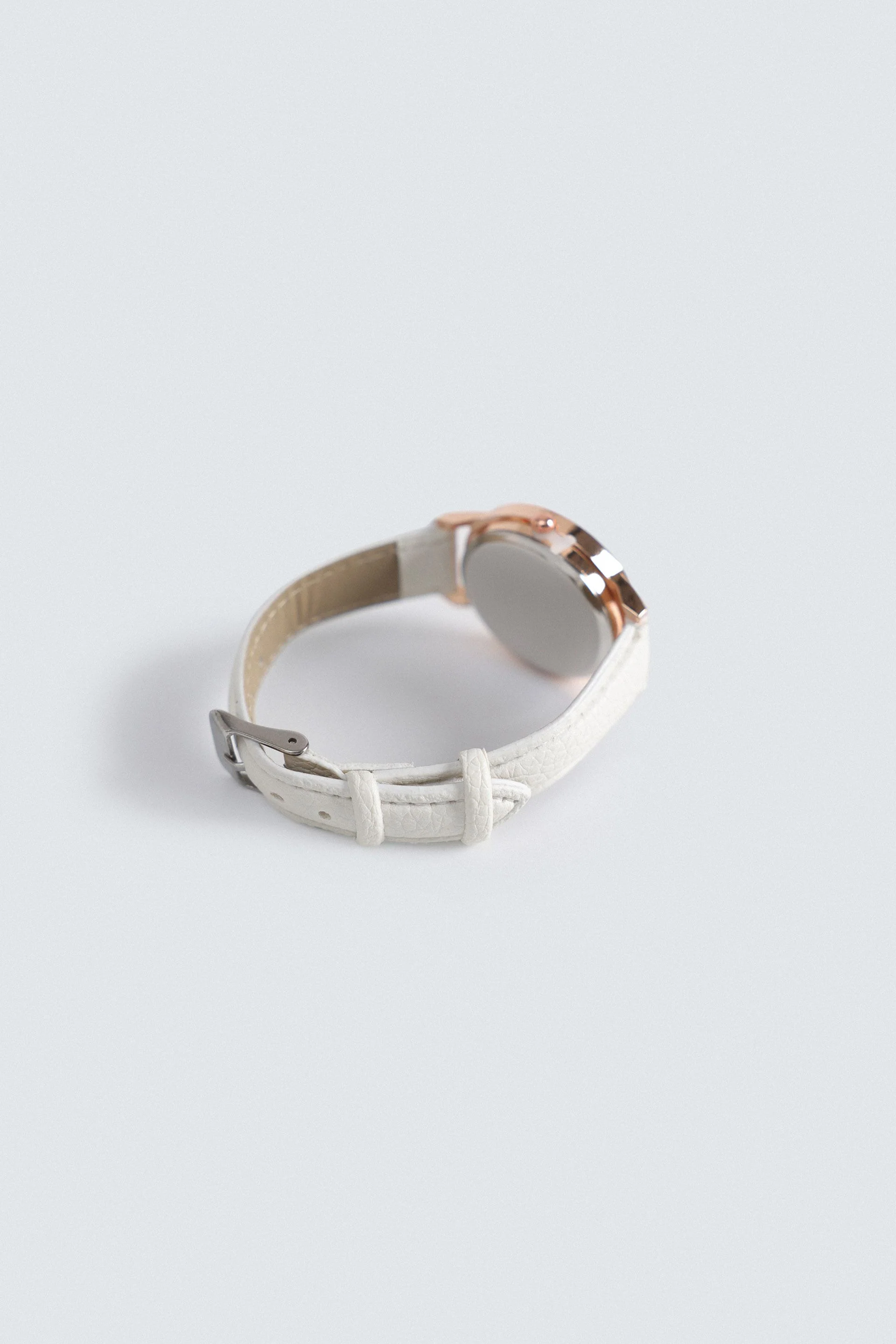 Analog Watch With Leather Straps - Image 4