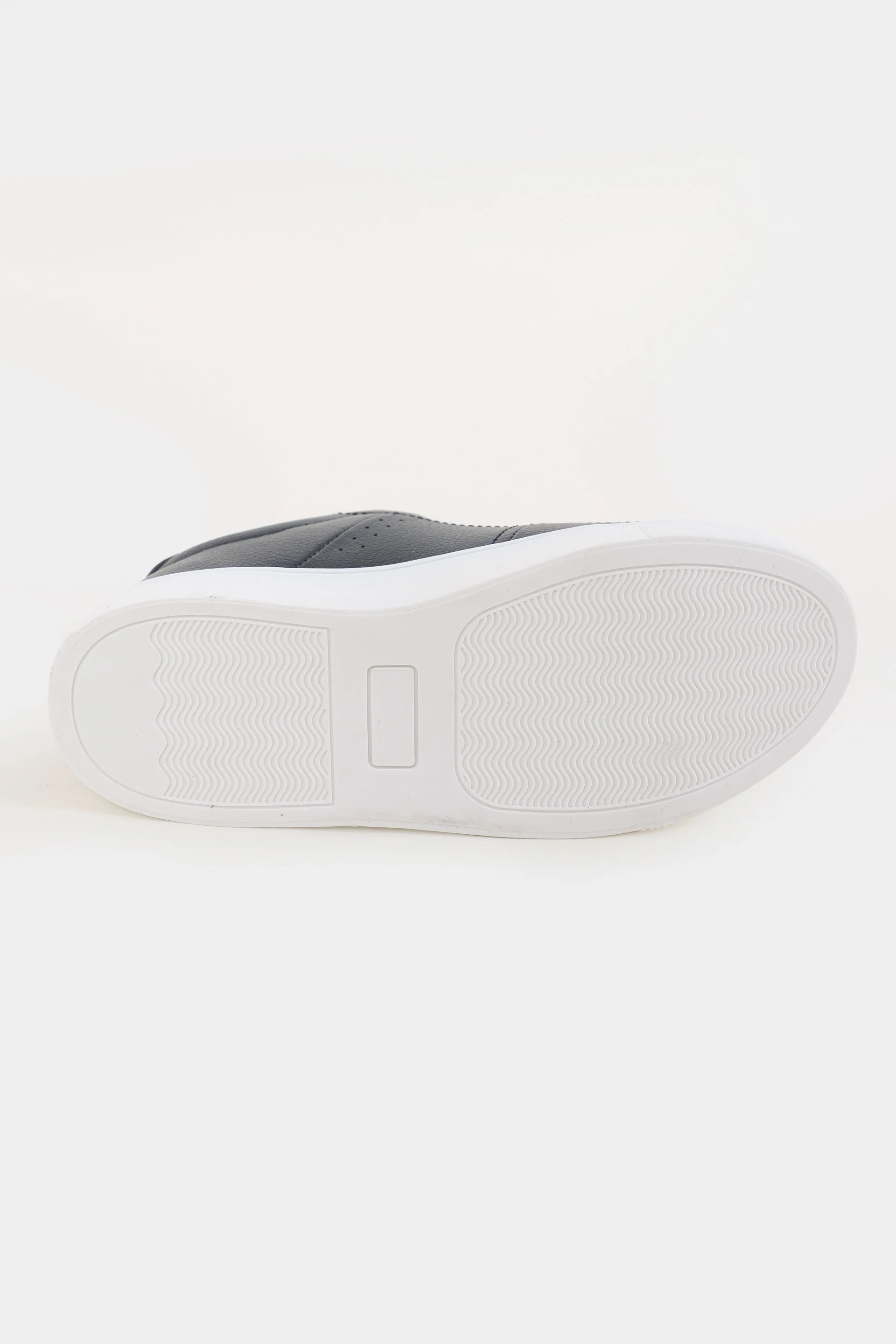Contrasting Color Low-Top Sneakers - Image 14