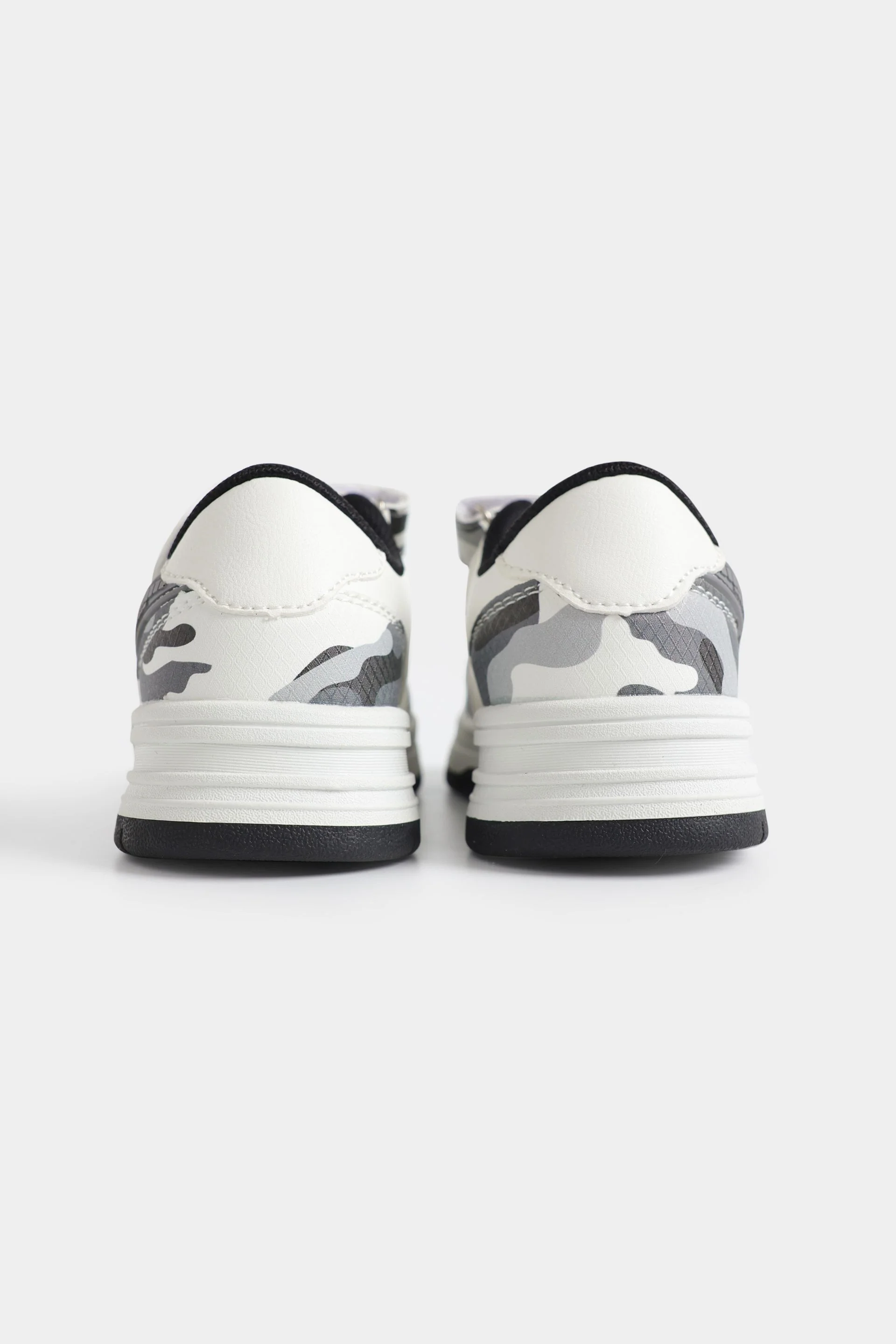 Camo Print Low-Top Sneakers - Image 11