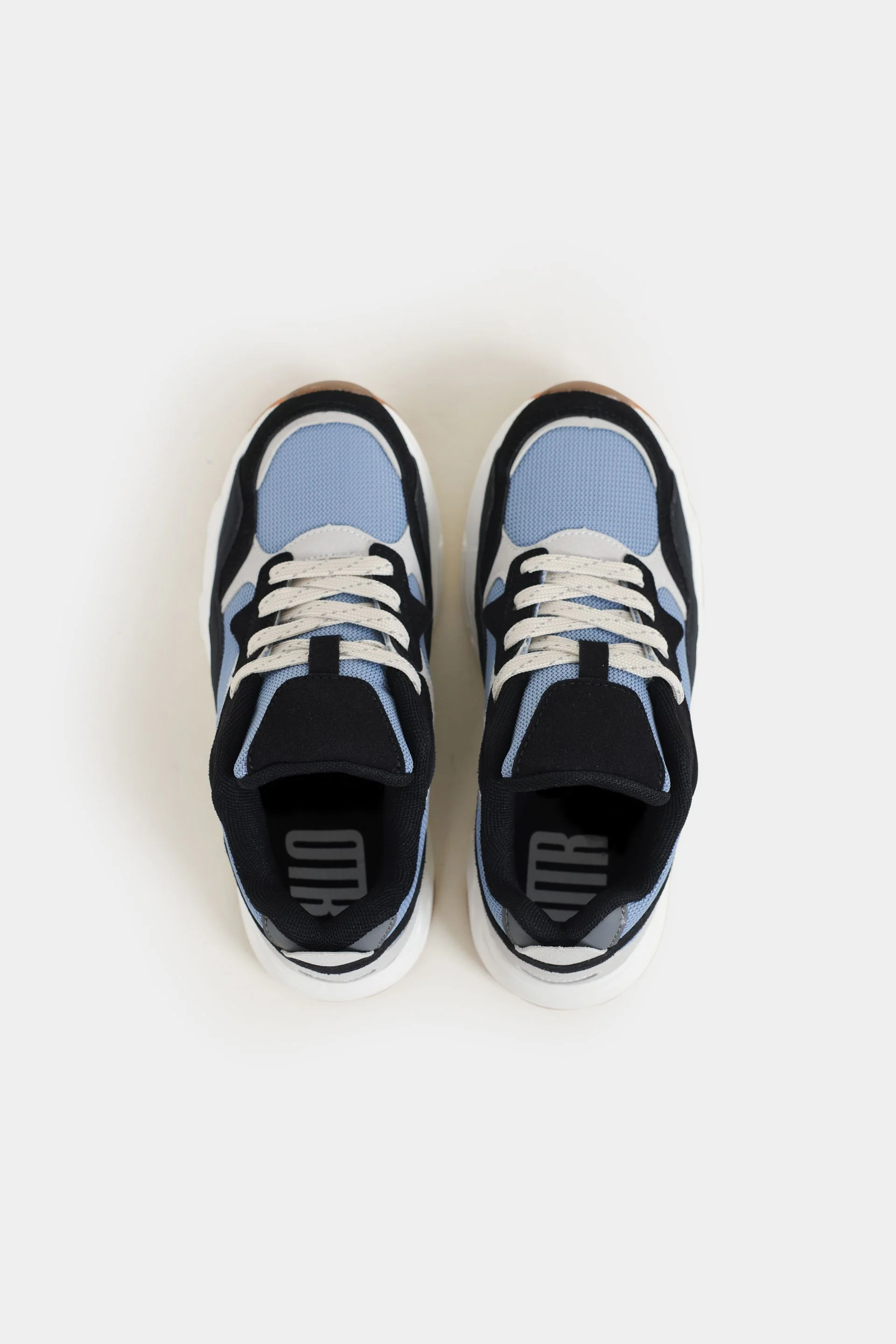 Multi- Piece Sneakers - Image 3