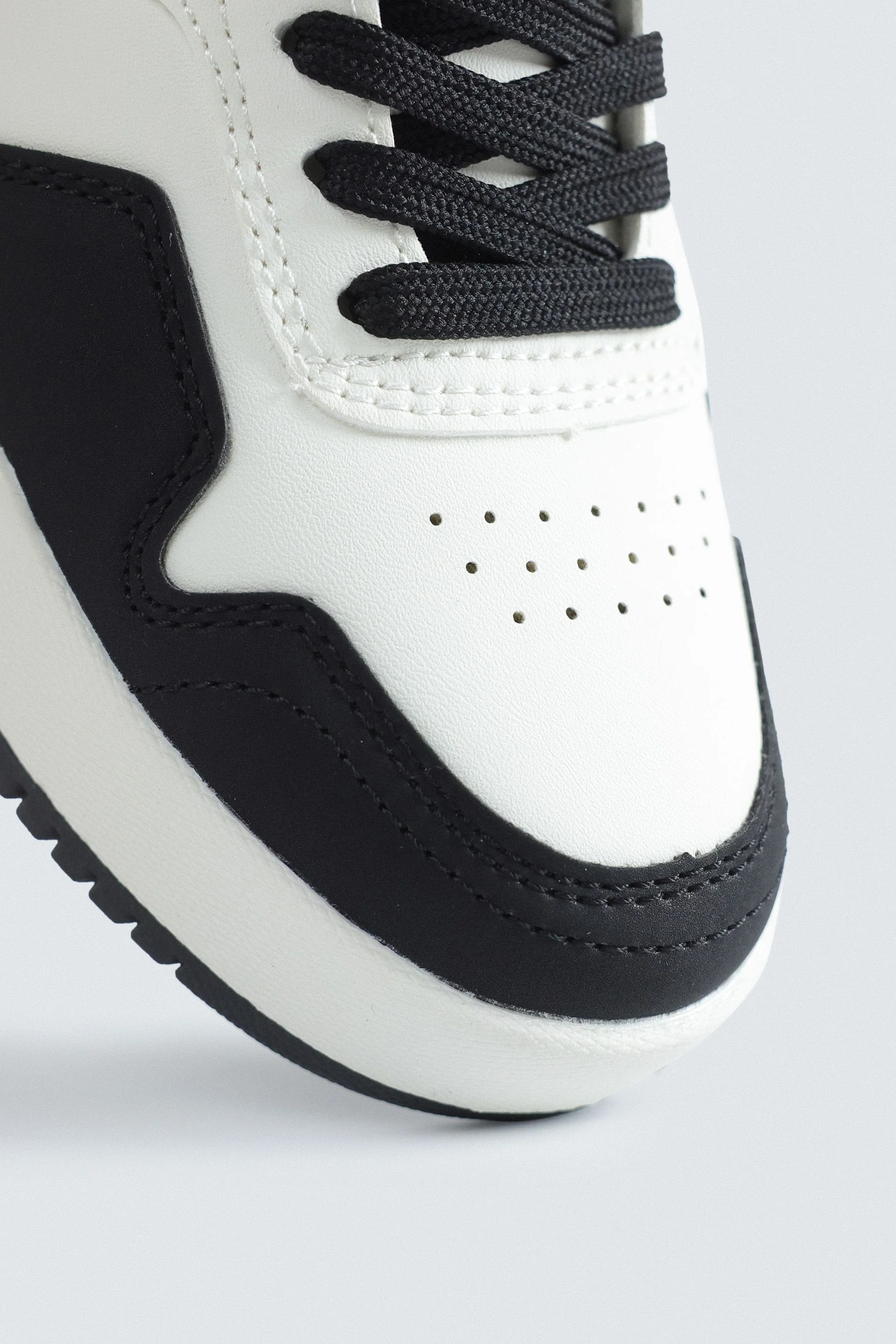 Multi-Piece Sneakers - Image 9