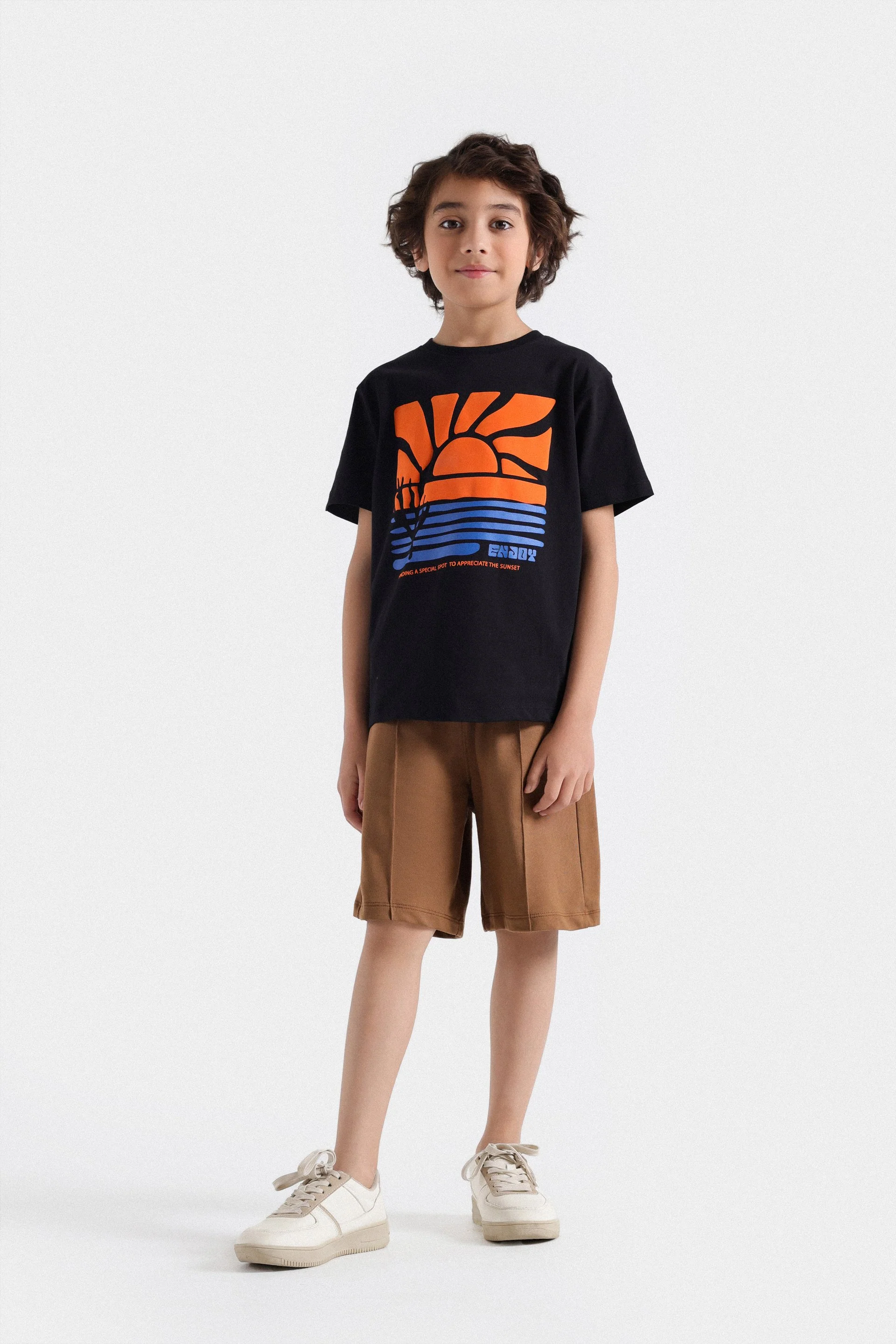 Basic Shorts With Front Pleat Detail - Image 9