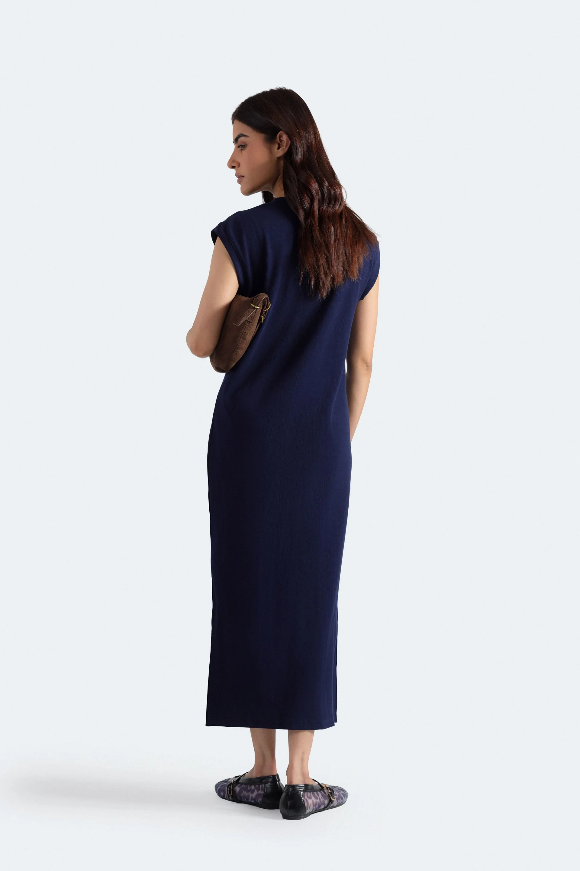 Sleeveless Ribbed Dress With Slit - Image 4
