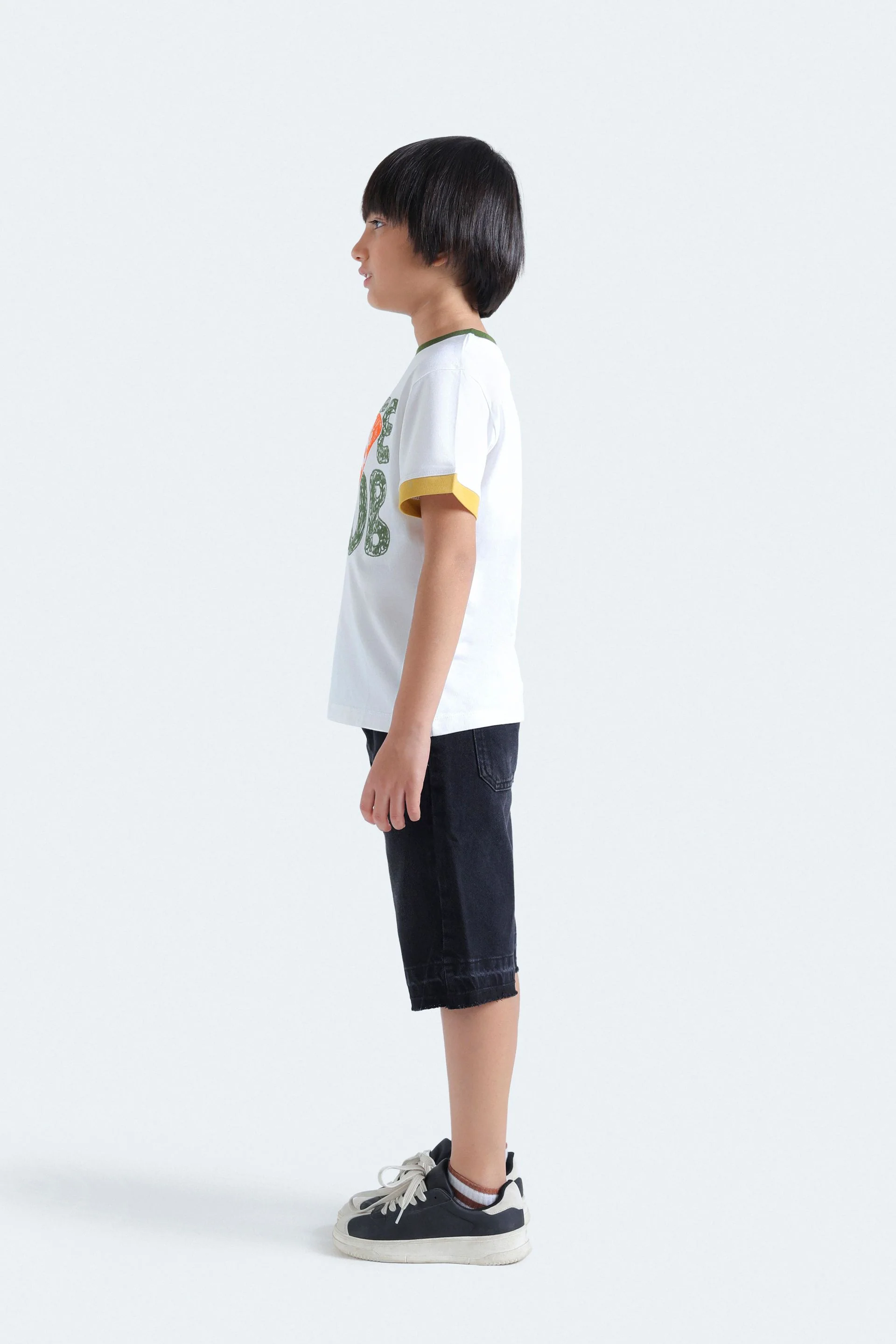 Denim Shorts With Frayed Hem - Image 6