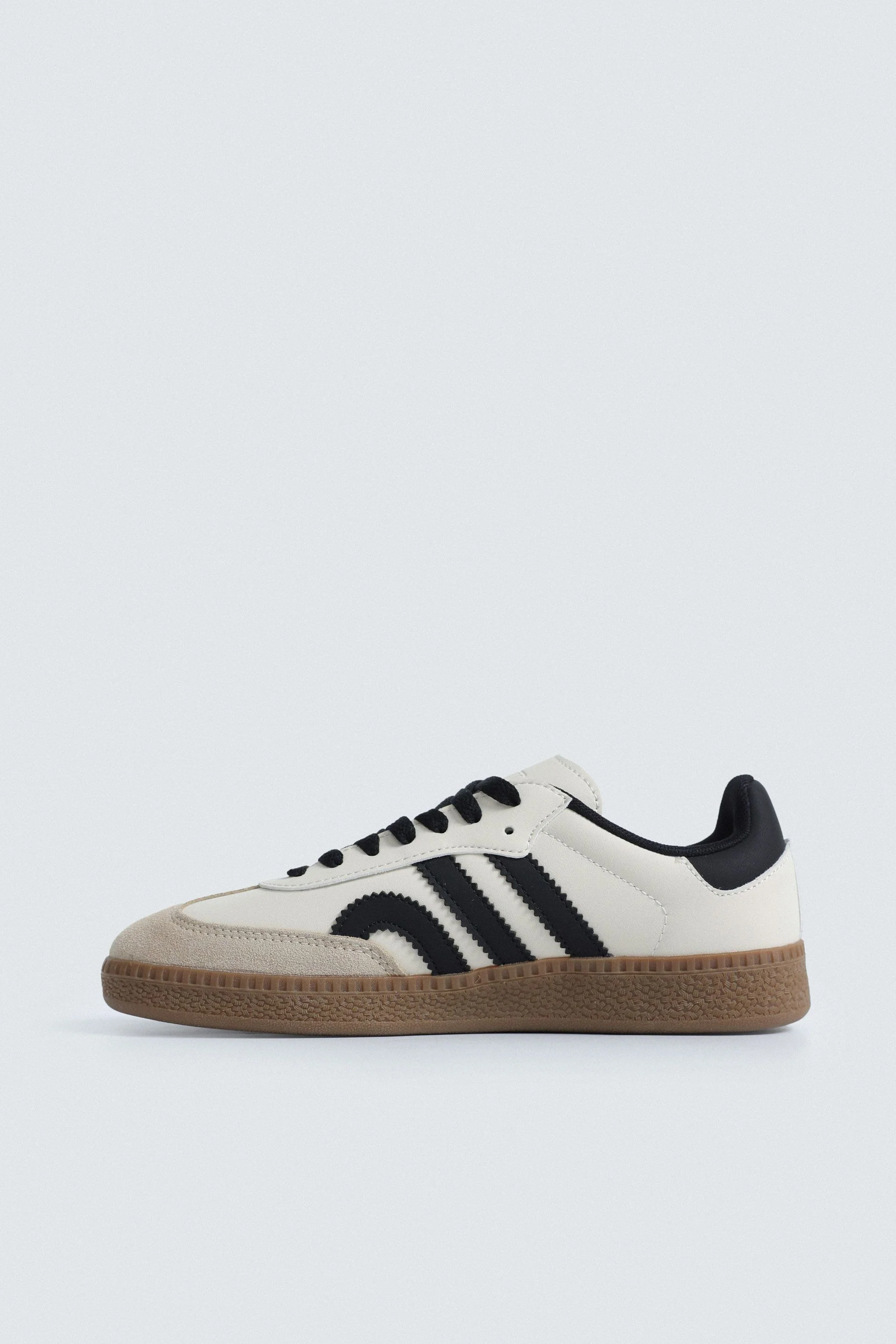 Low-Top Mesh Sneakers - Image 10