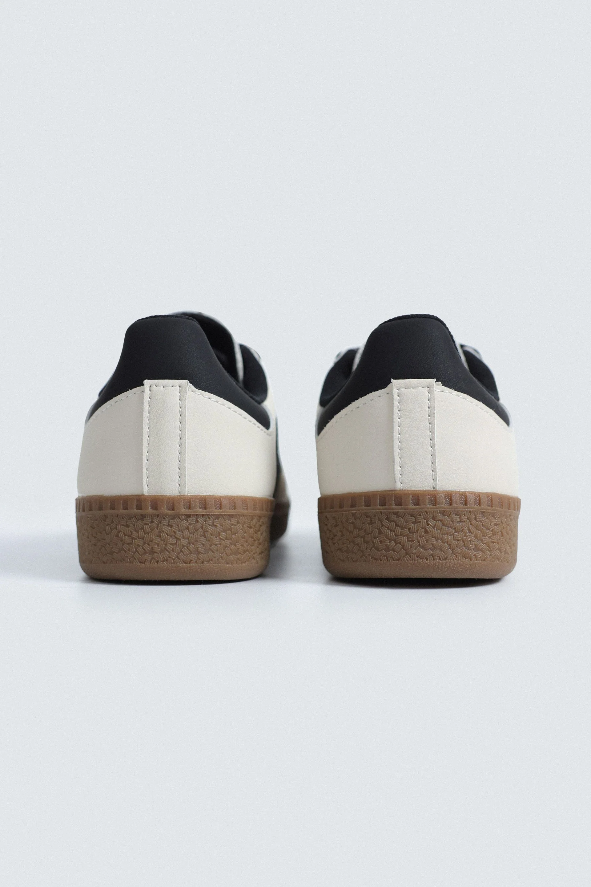 Low-Top Mesh Sneakers - Image 11