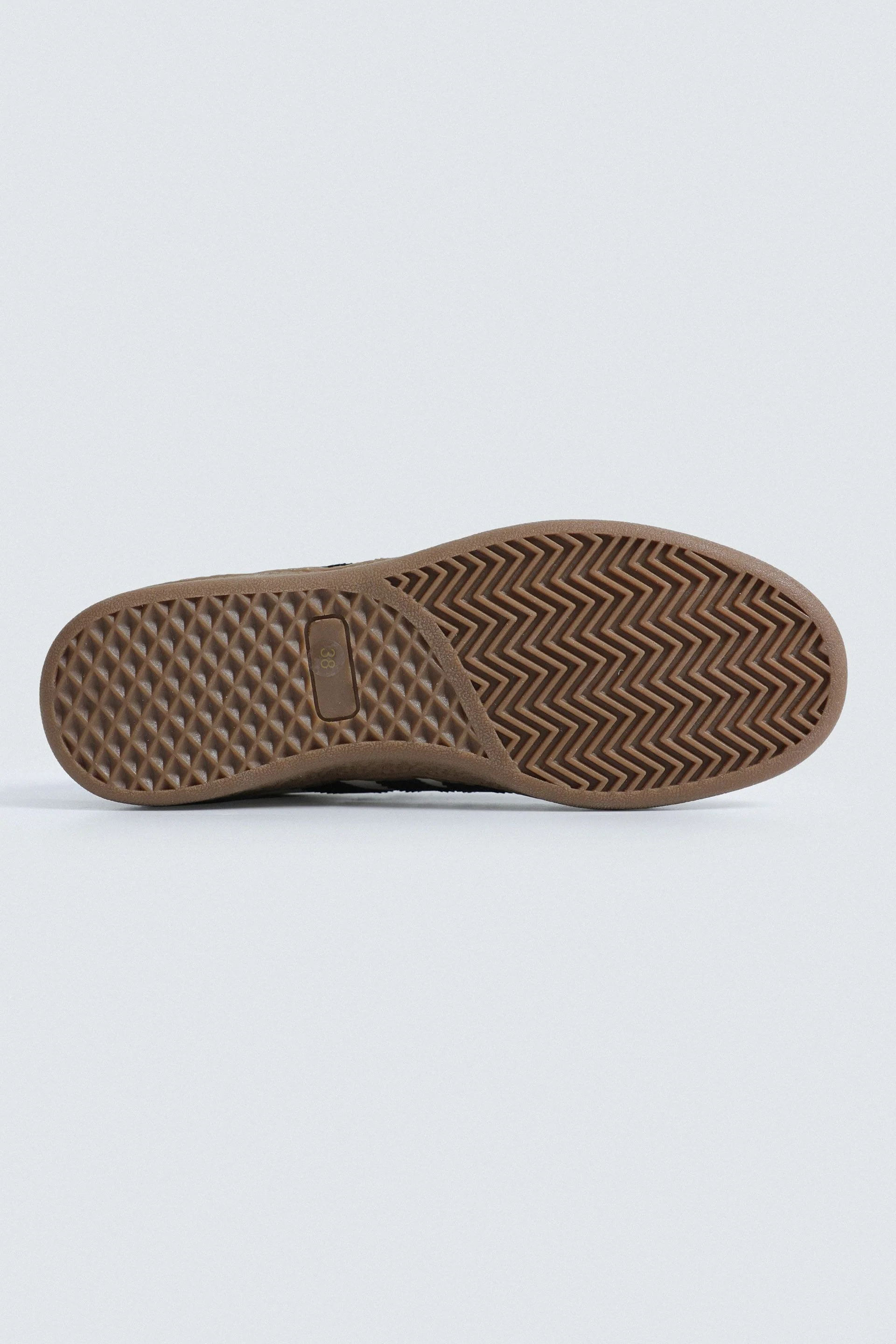 Low-Top Mesh Sneakers - Image 12