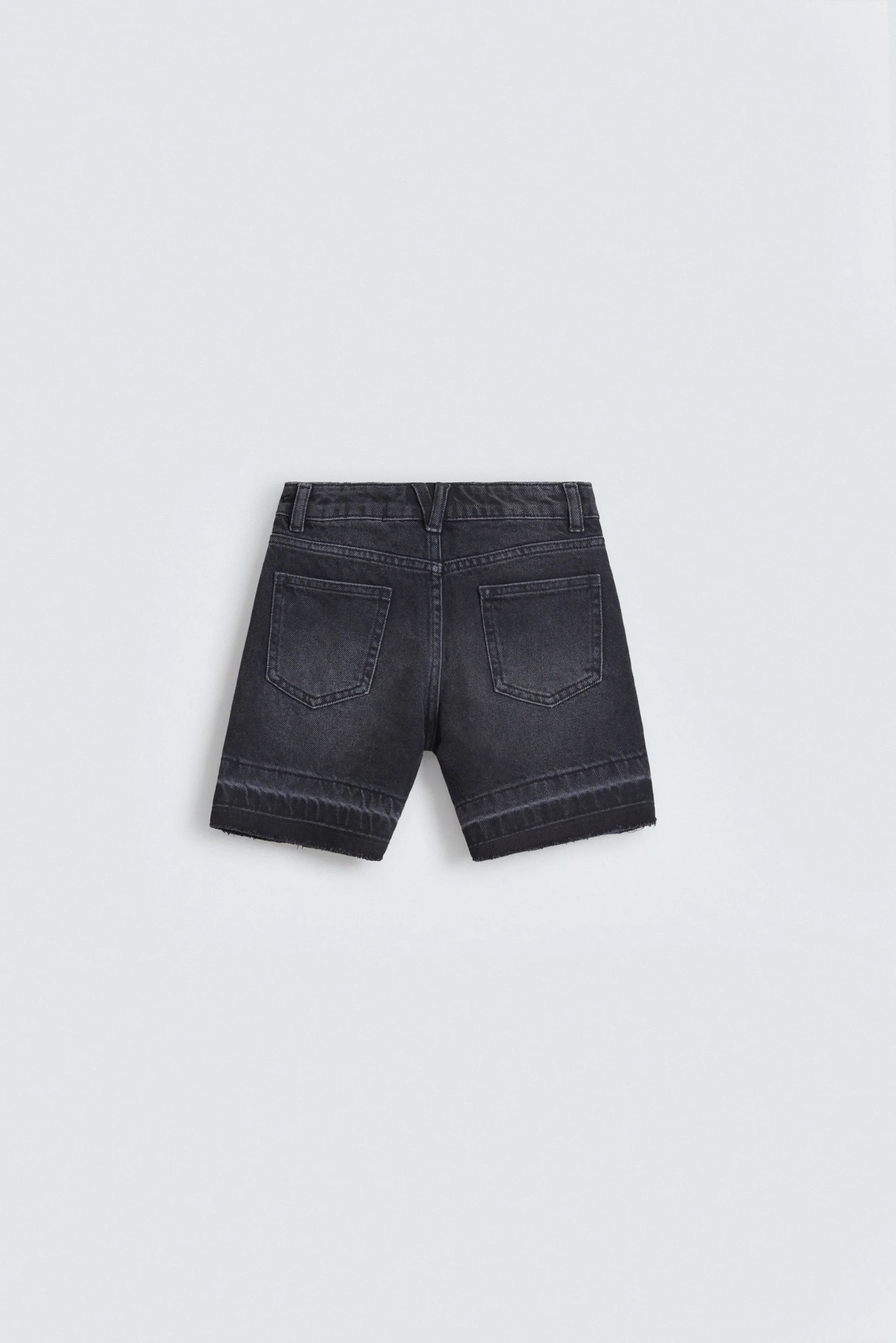 Denim Shorts With Frayed Hem - Image 4