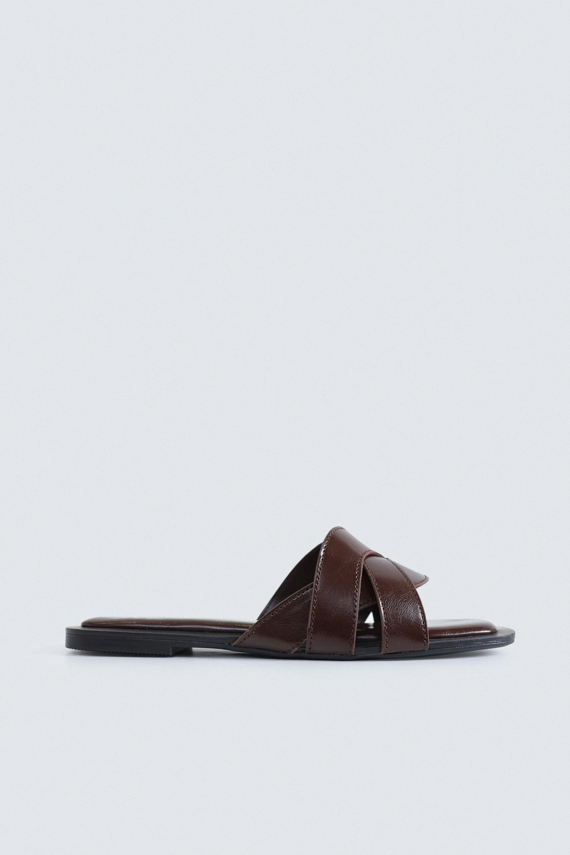 Criss-Cross Flats - Image 7