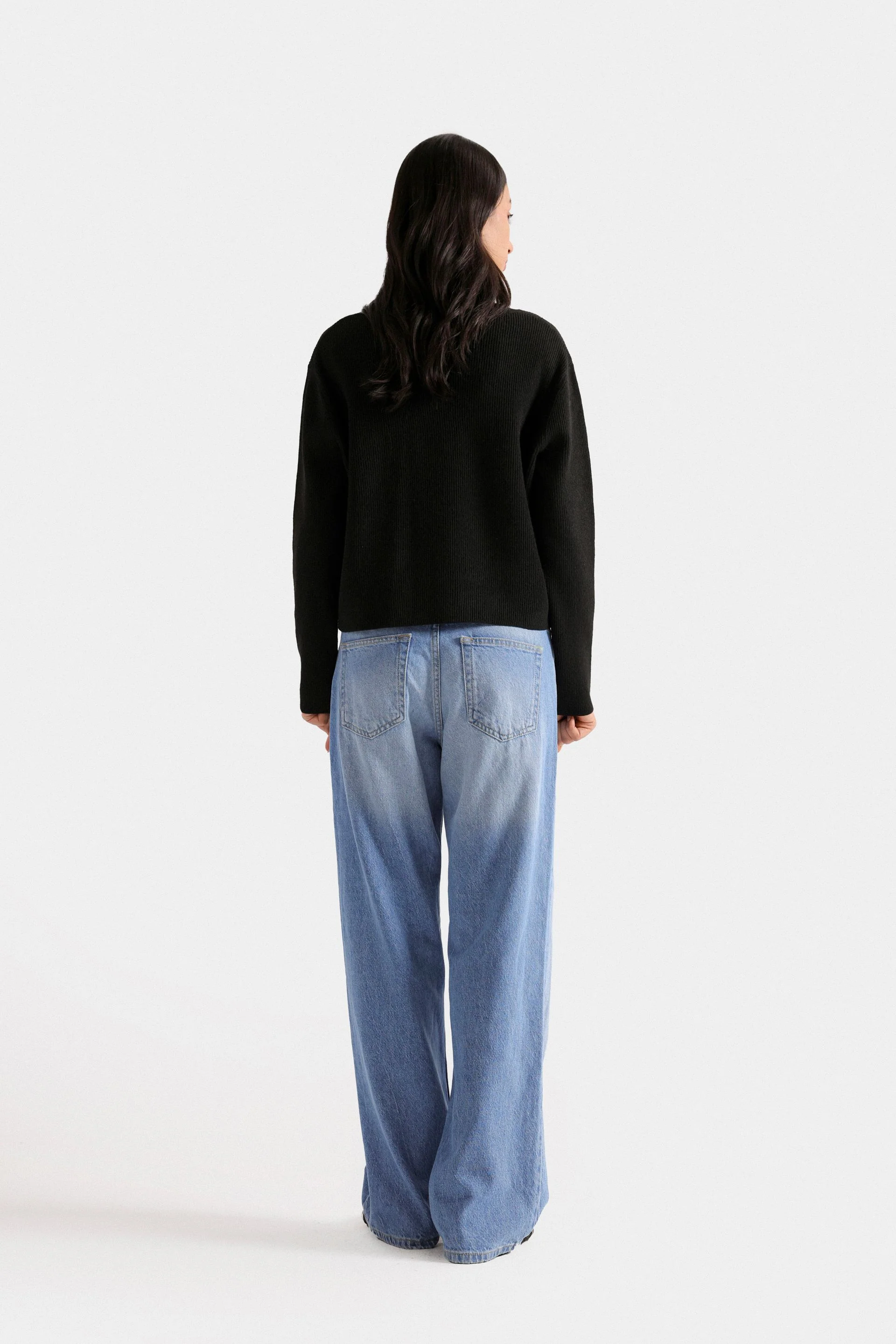 Pleated Barrel Leg Jeans - Image 4
