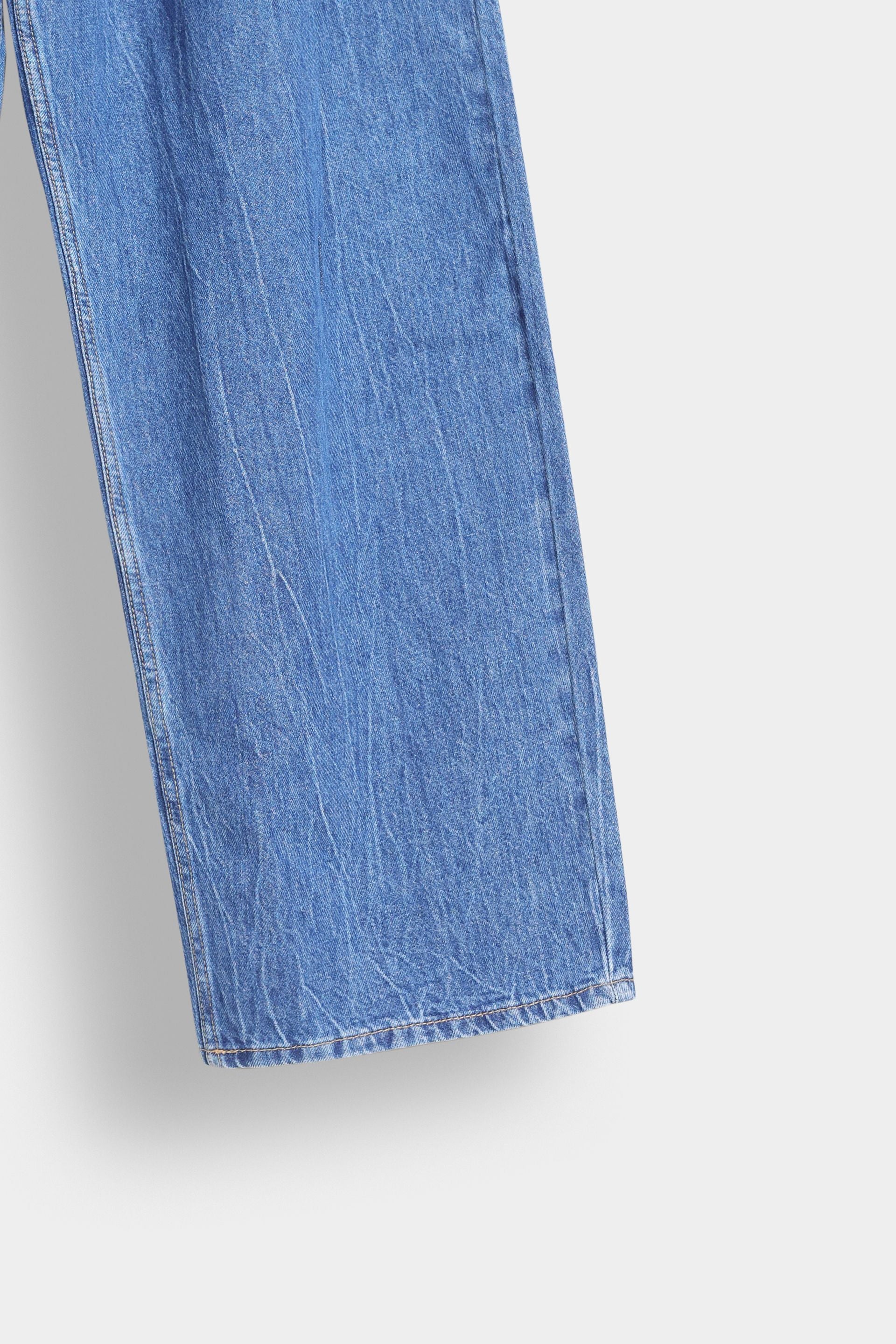 Low-Rise Jeans With Pleats - Image 3