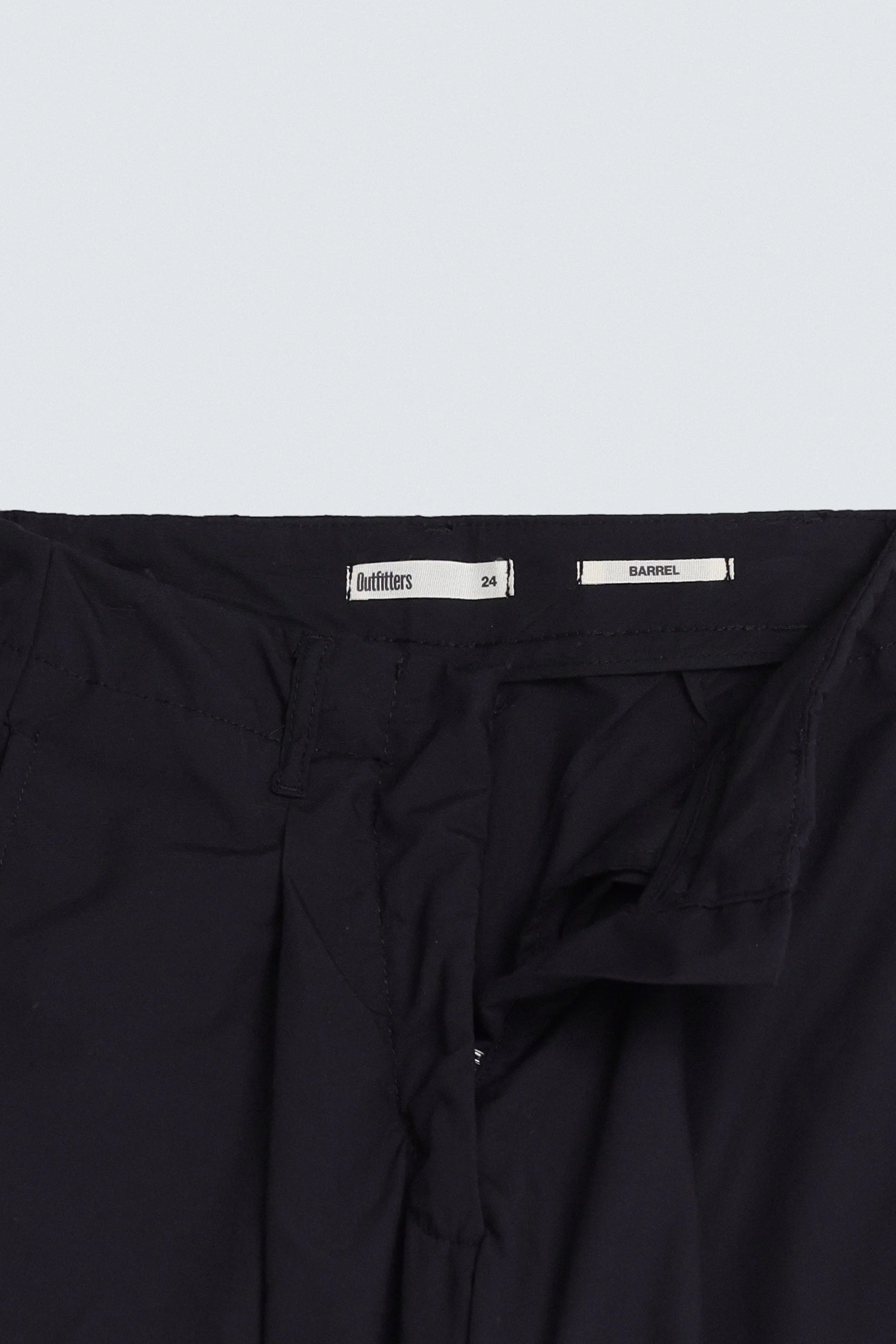 Cropped Pleated Barrel Pants - Image 15