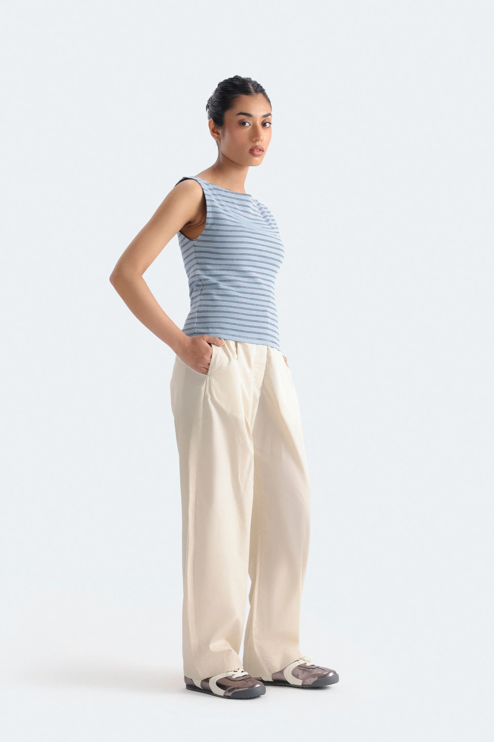 Cropped Pleated Barrel Pants - Image 3