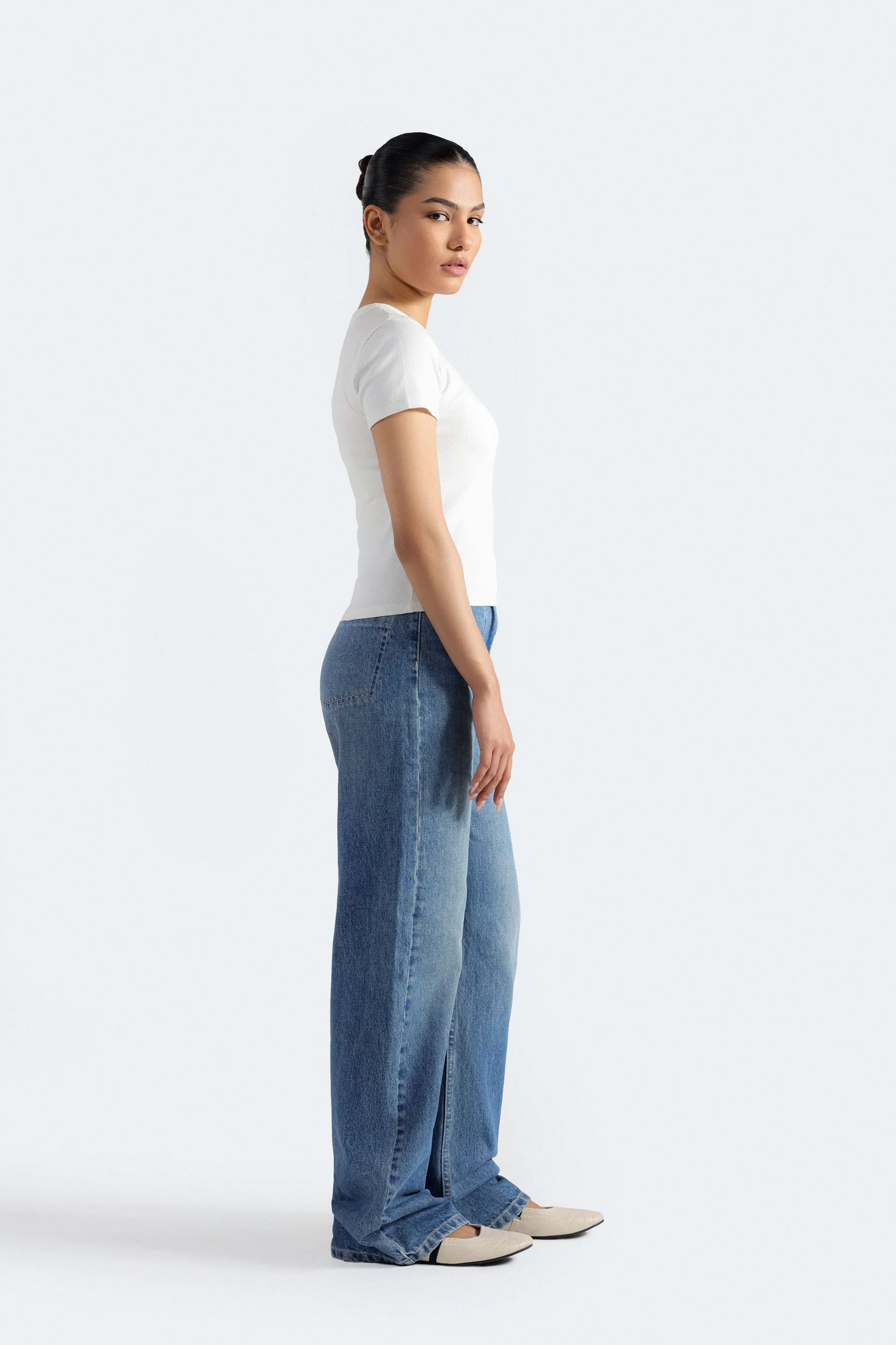 Mid Rise Wide Leg Jeans - Image 3