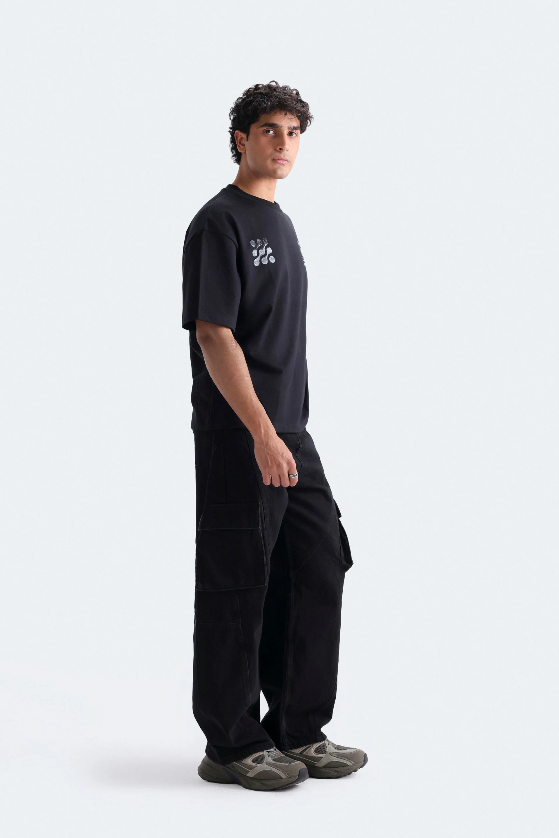 Baggy Fit Cargo Jeans - Image 3
