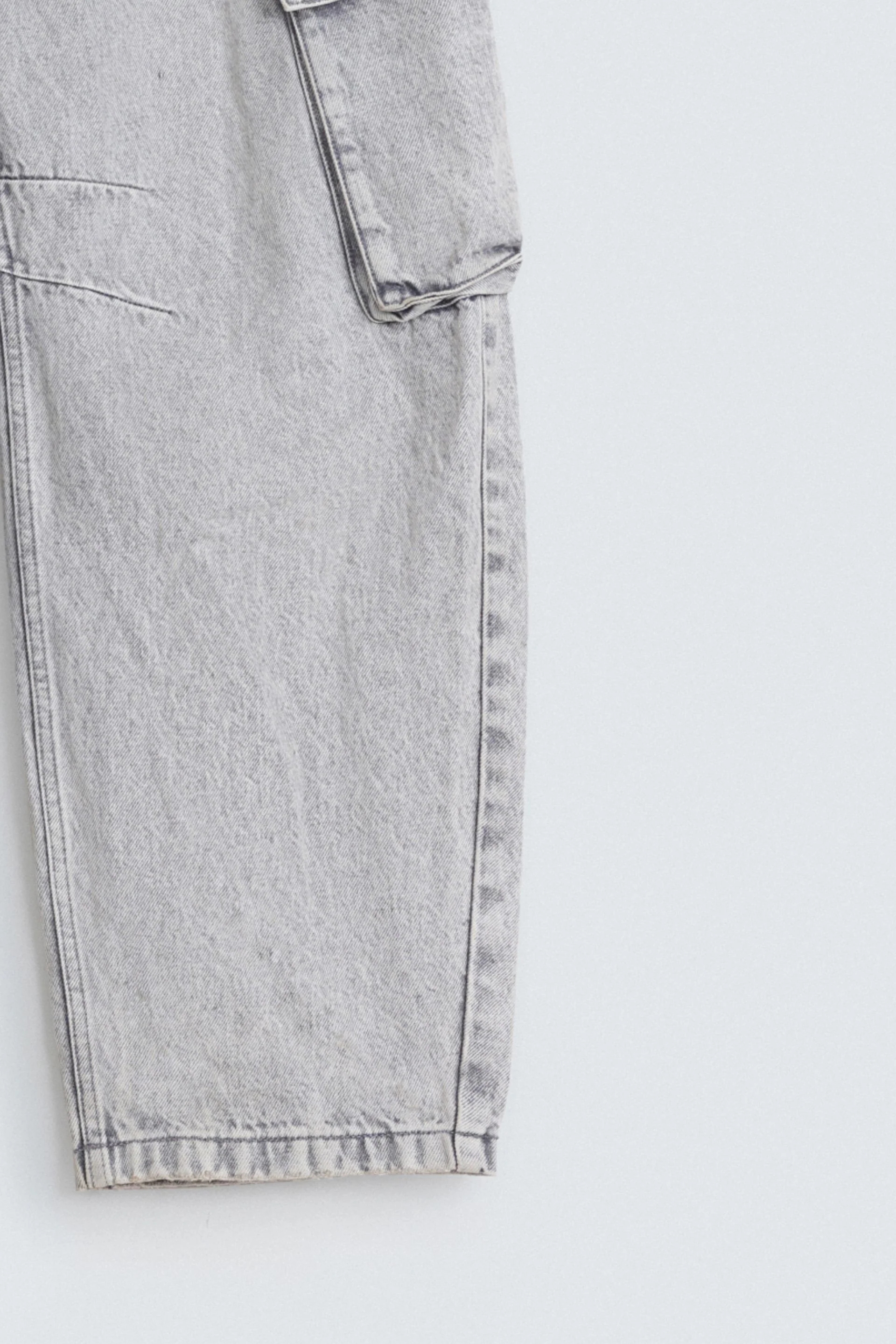Skater Fit Cargo Jeans - Image 15