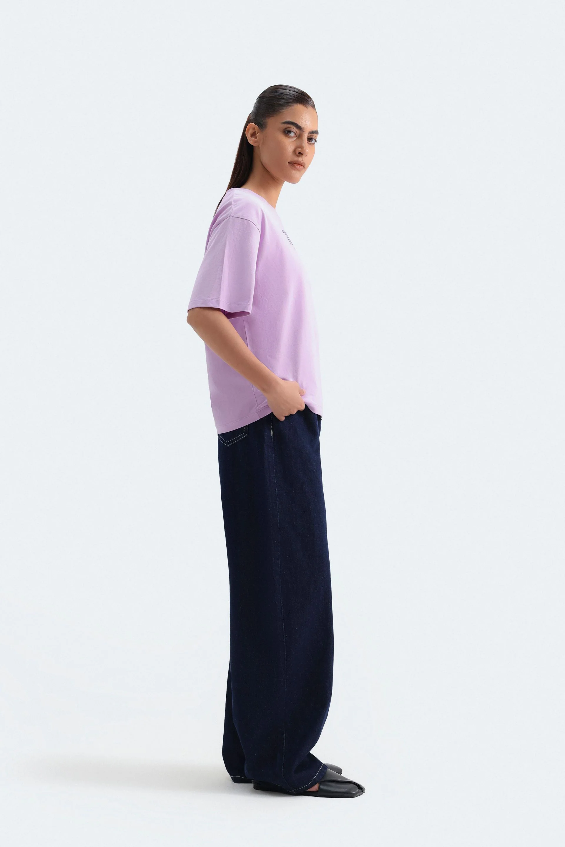 Mid-Rise Baggy Jeans - Image 3