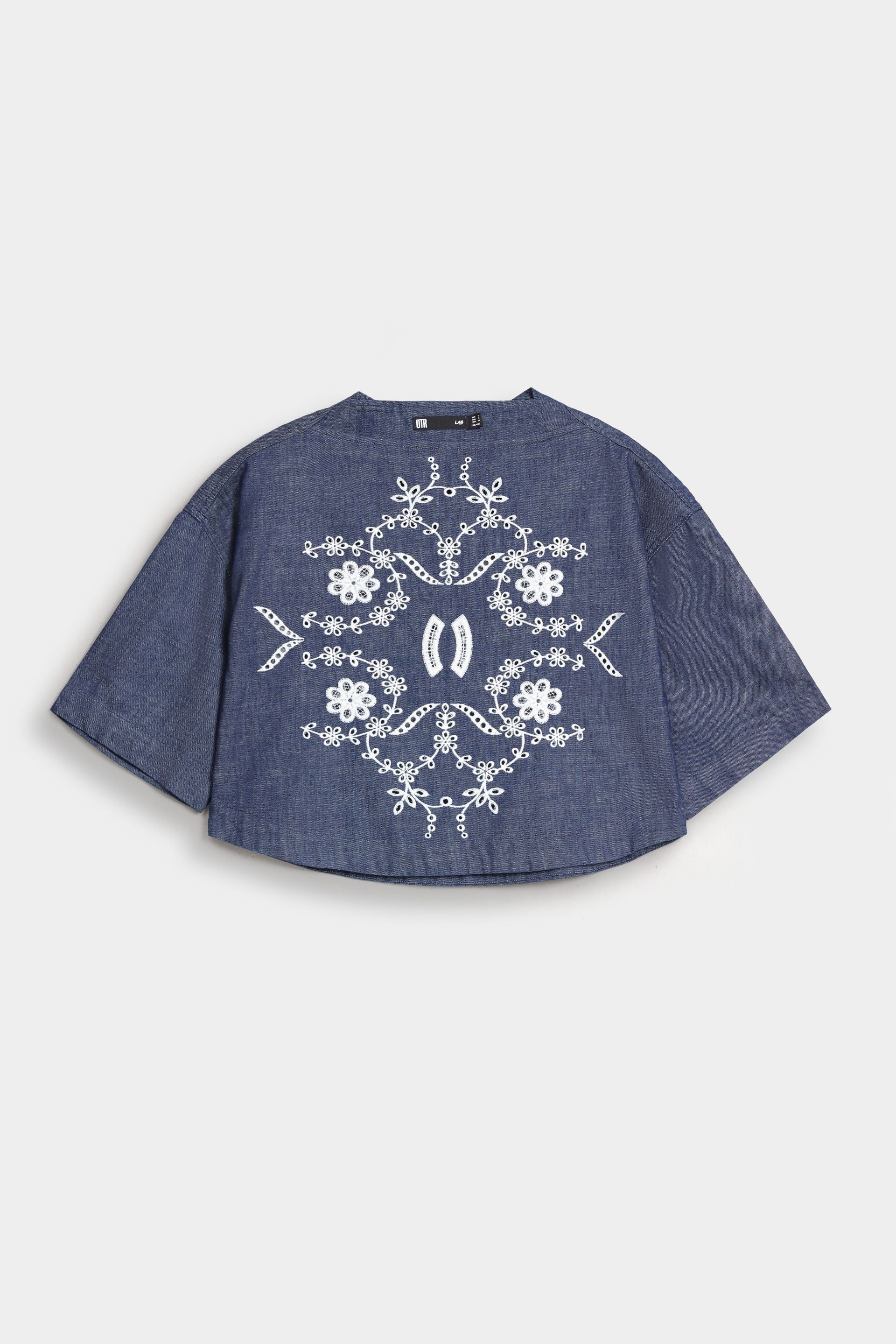 Super Cropped Embroidered Denim Shirt - Image 5