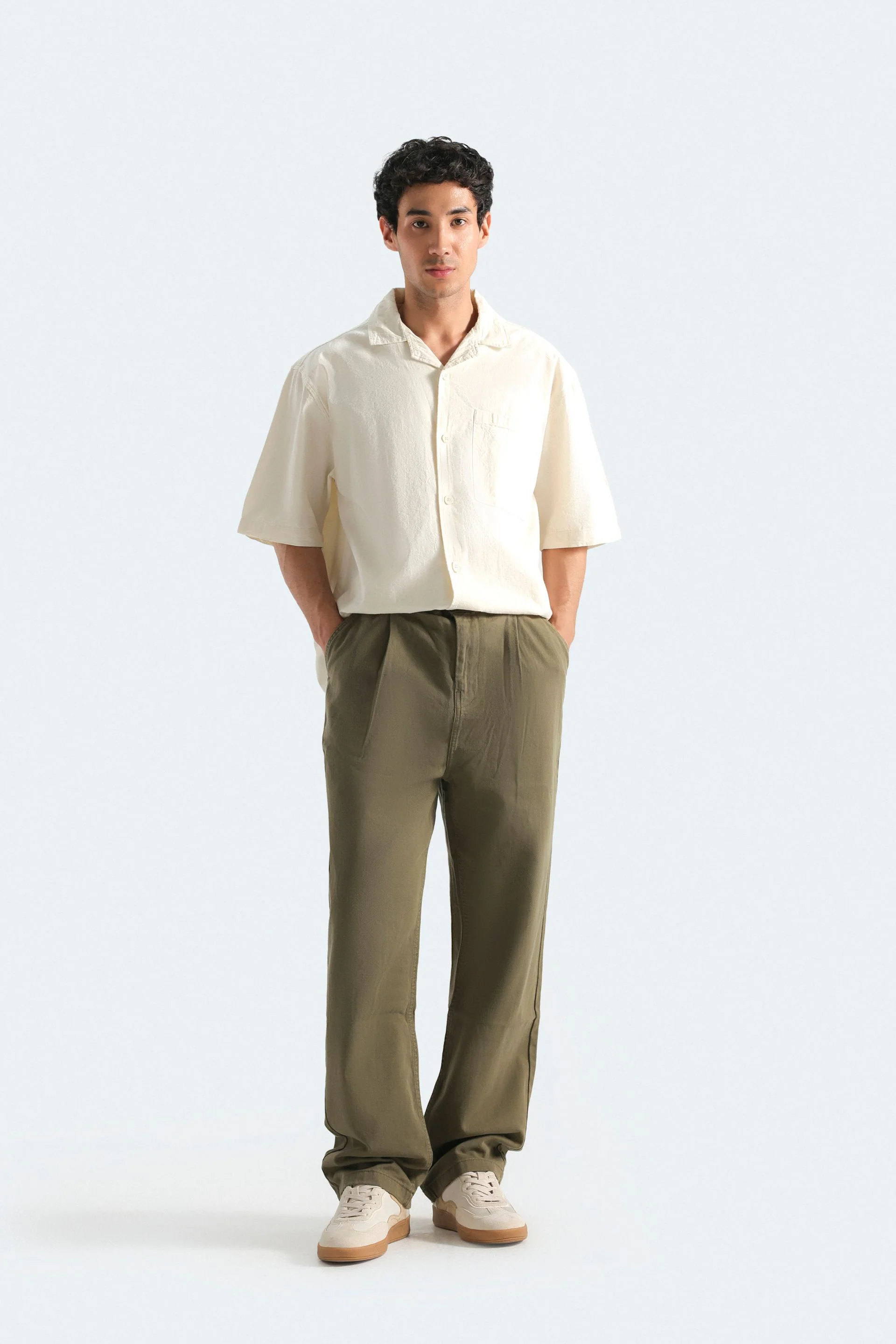 Relaxed Fit Pleated Pants
