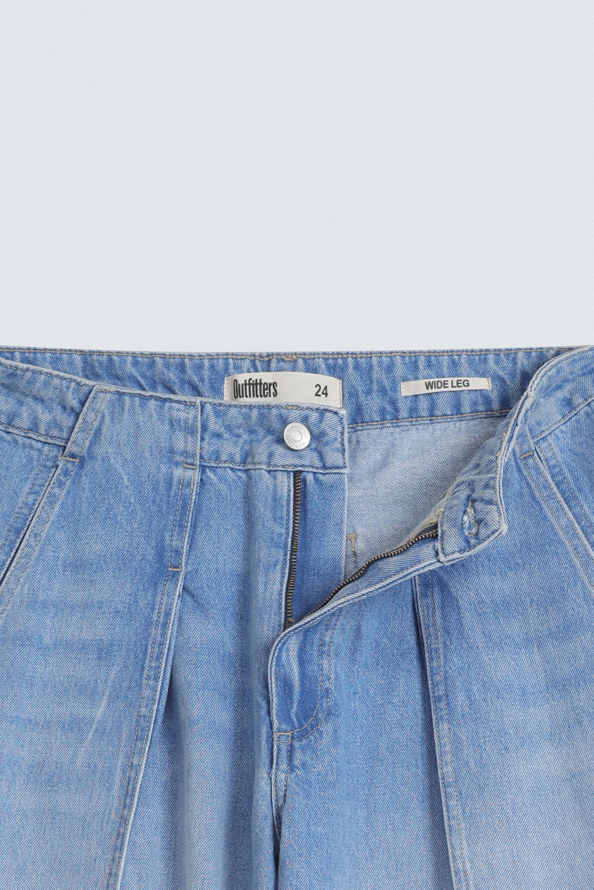 Wide Leg Pleated Jeans - Image 10