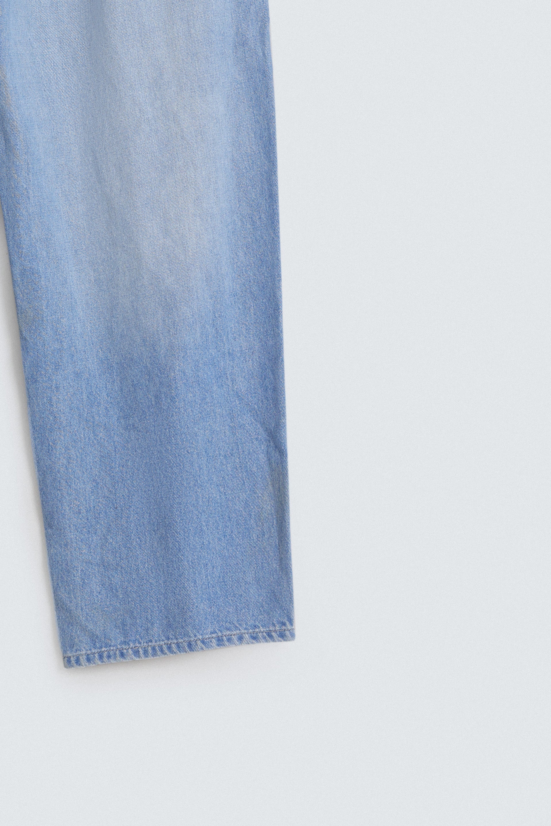 Wide Leg Pleated Jeans - Image 11