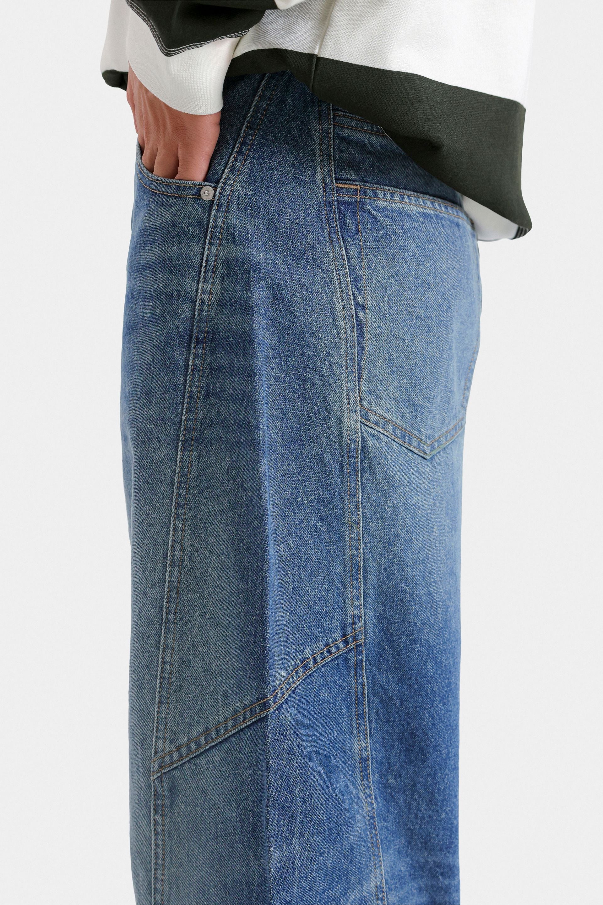 Barrel Fit Jeans - Image 4