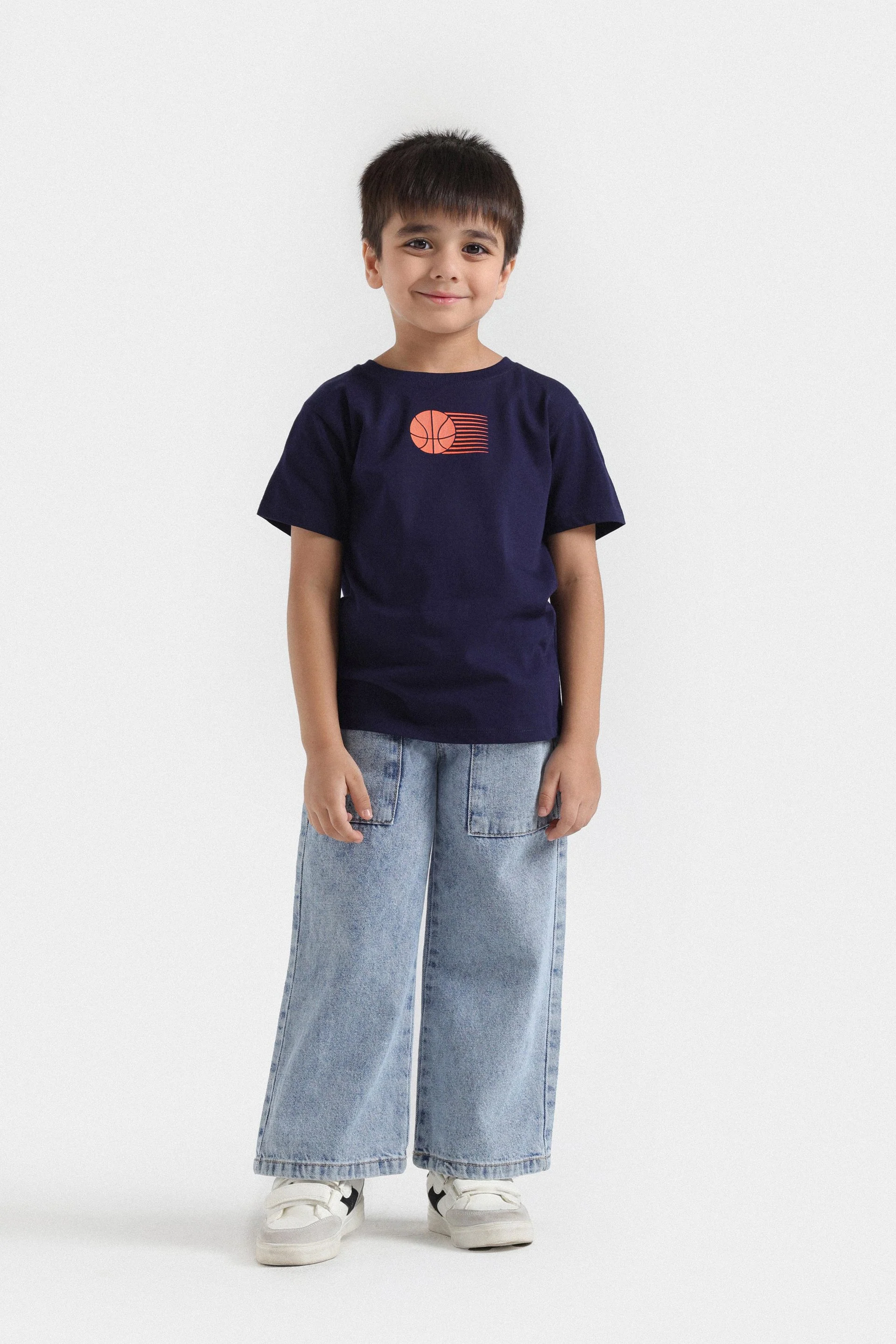 Graphic T-shirt - Image 4