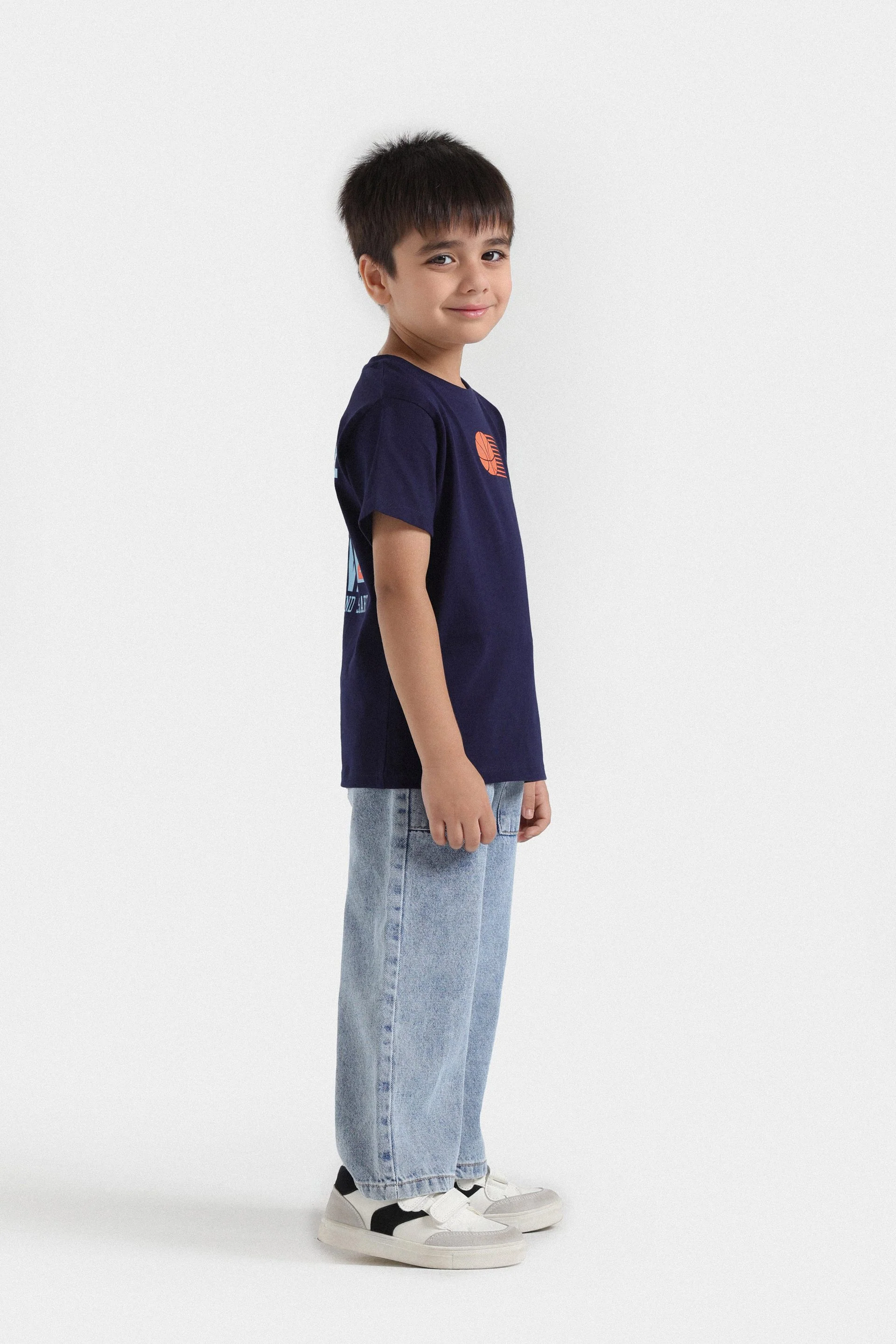 Graphic T-shirt - Image 5