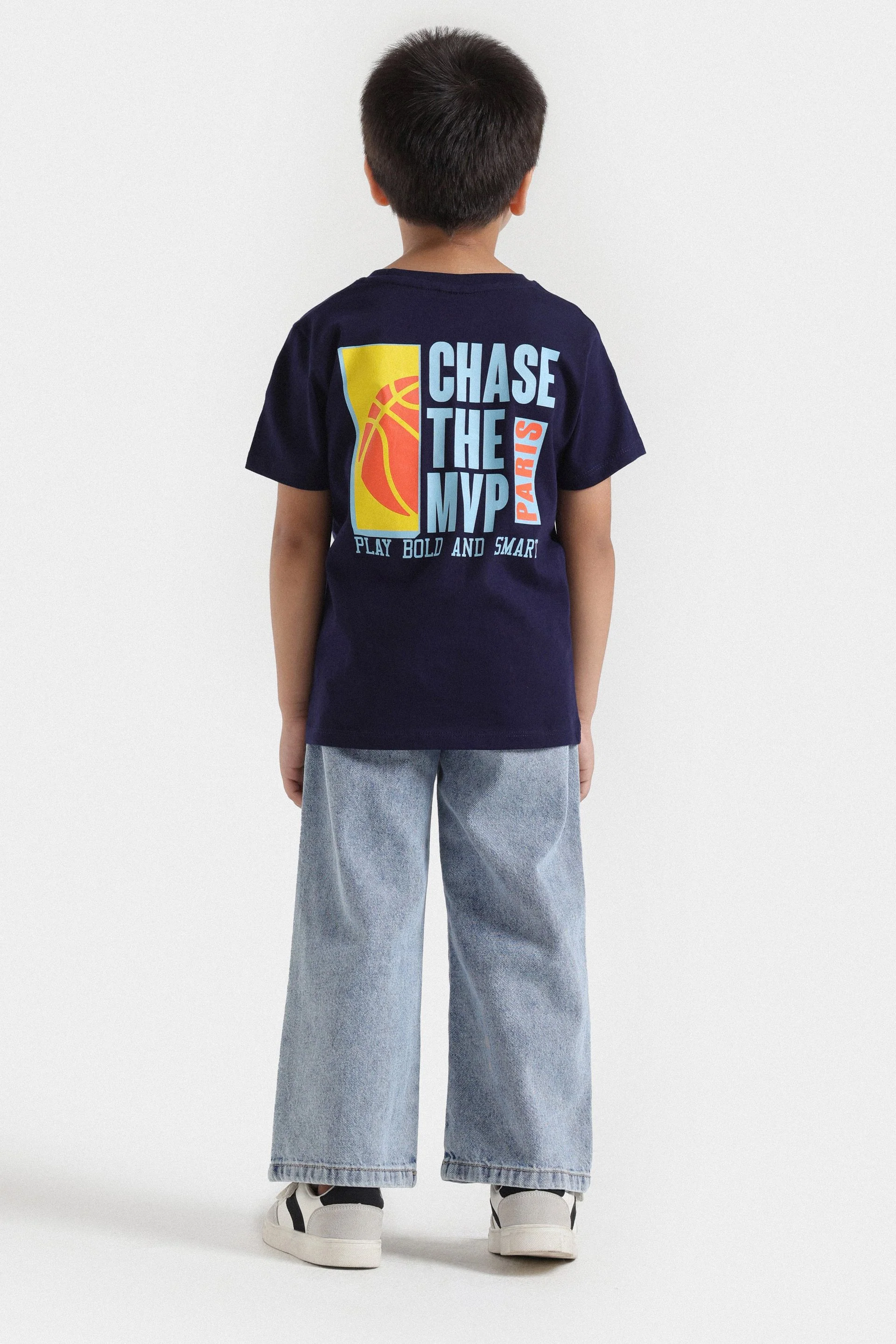 Graphic T-shirt - Image 6
