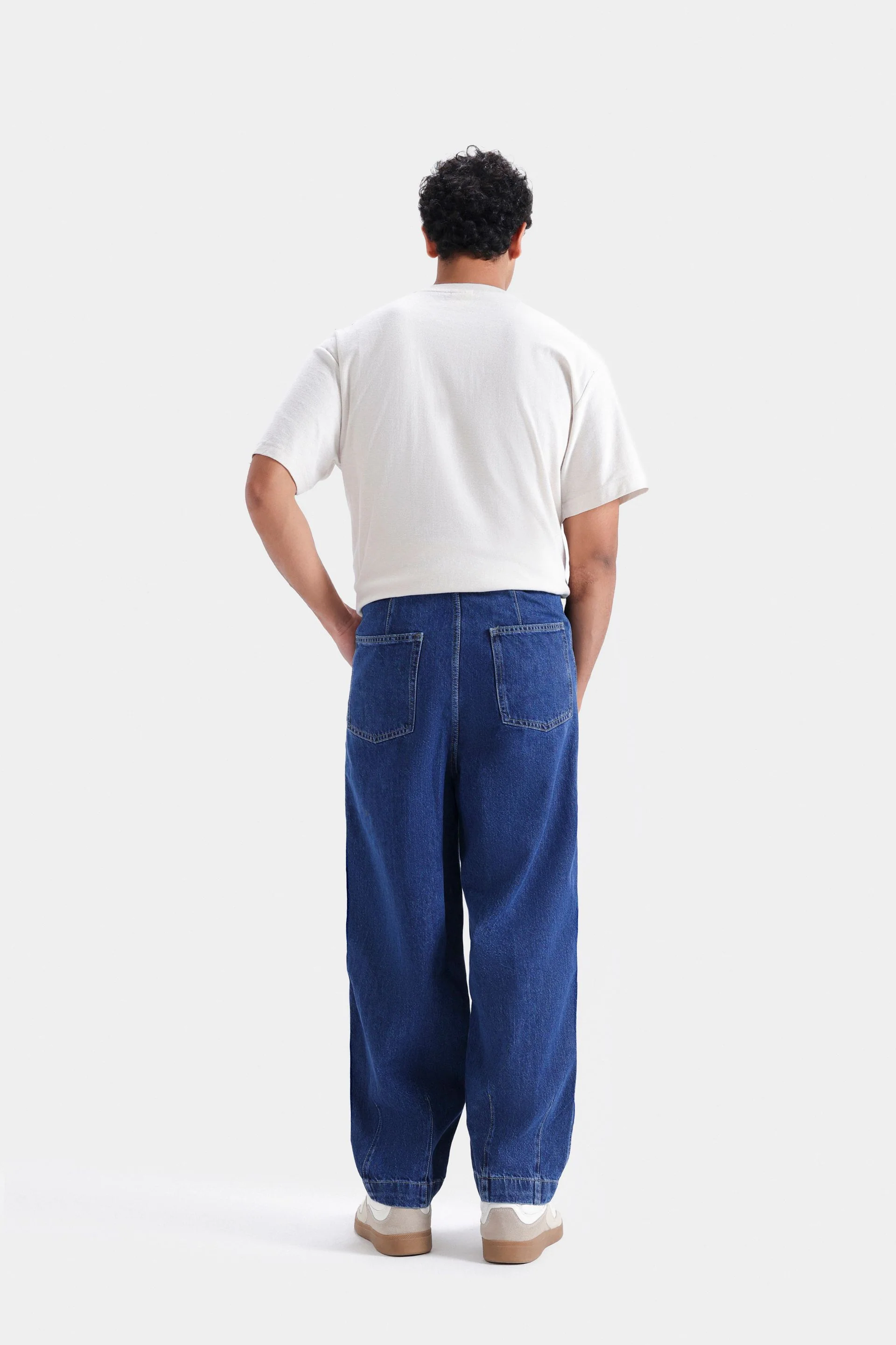 Baggy Fit Pleated Jeans - Image 4