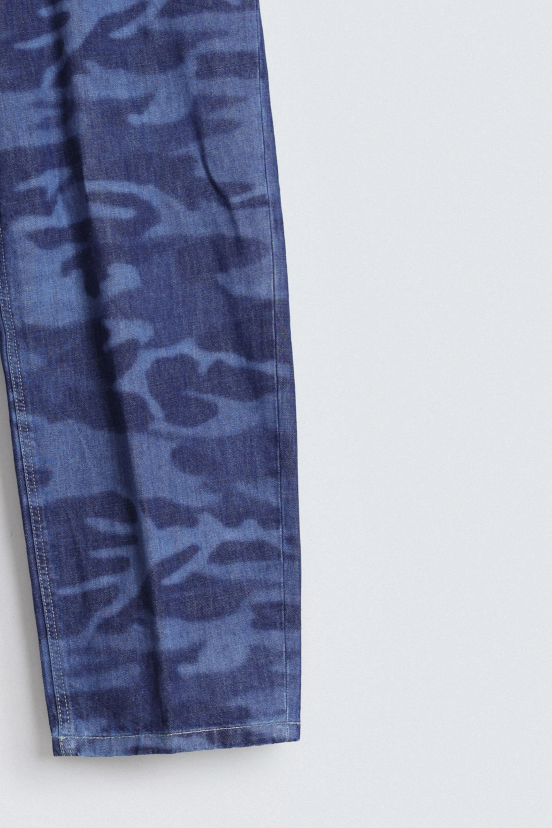 Skater Fit Jeans With Laser Print - Image 6