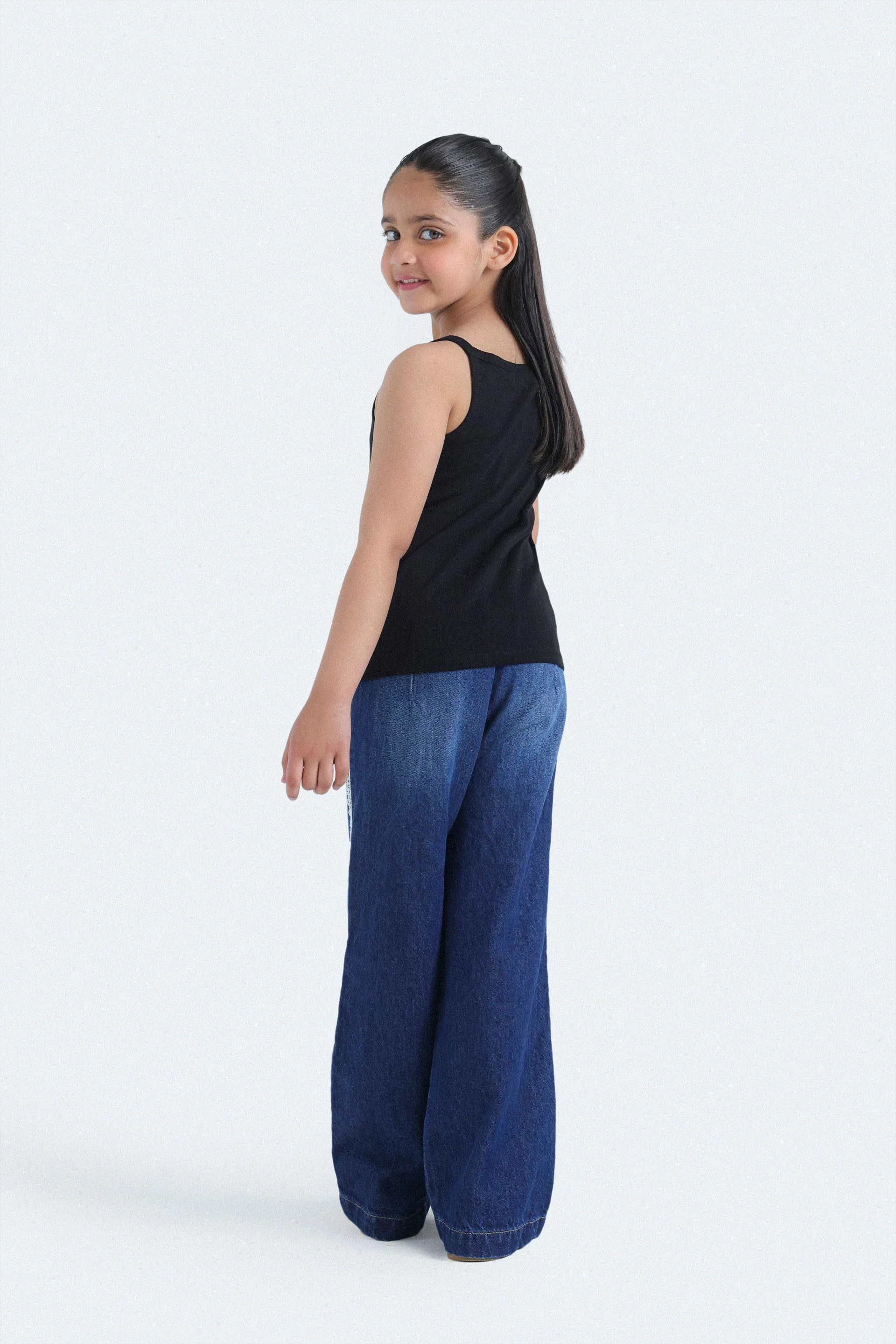 Cropped Embroidered Tank Top - Image 12