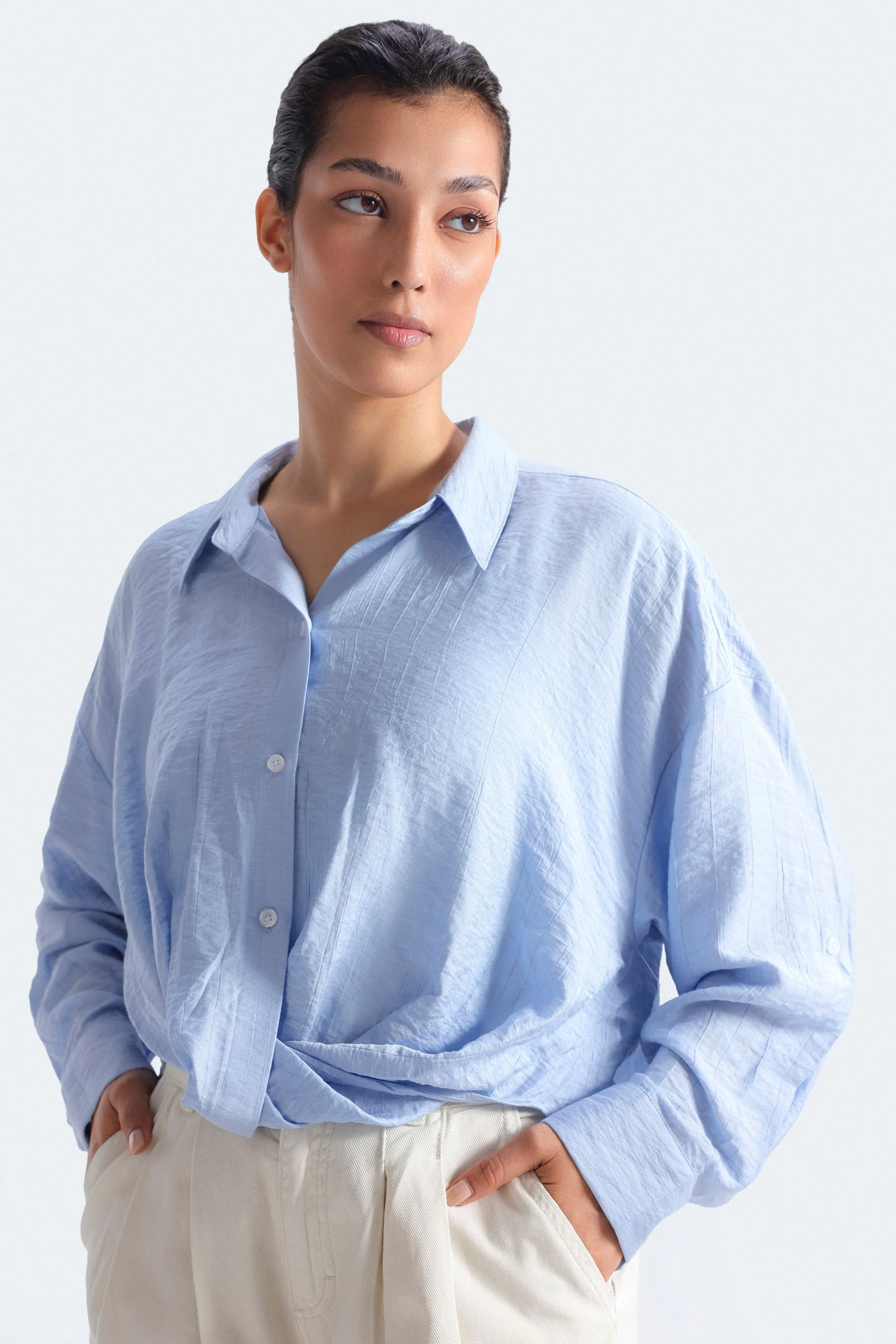 Cropped Shirt With Twisted Hem - Image 3