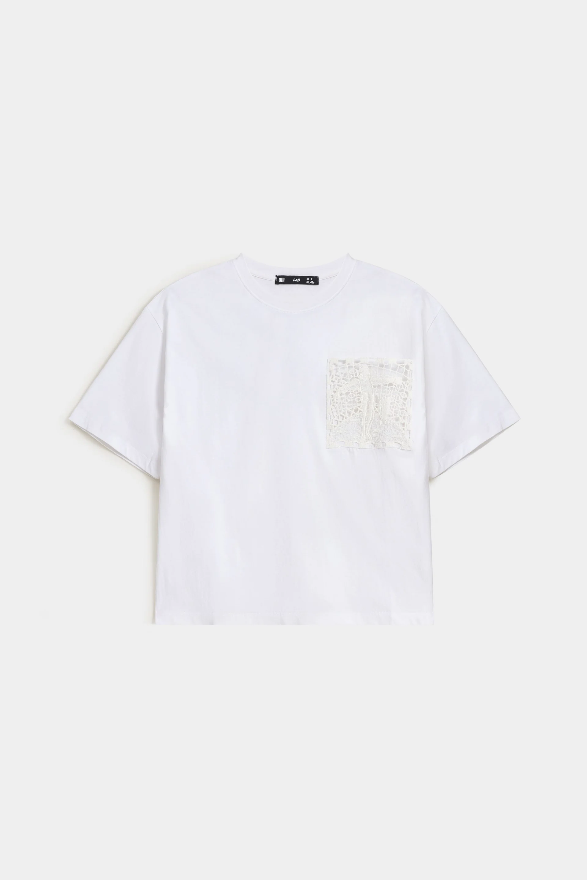 Cropped T-shirt with Crochet Pocket - Image 4