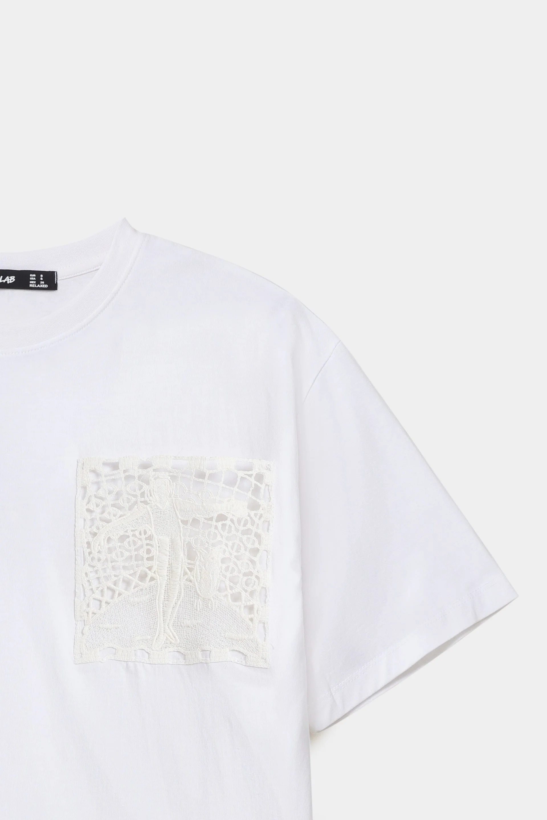 Cropped T-shirt with Crochet Pocket - Image 5